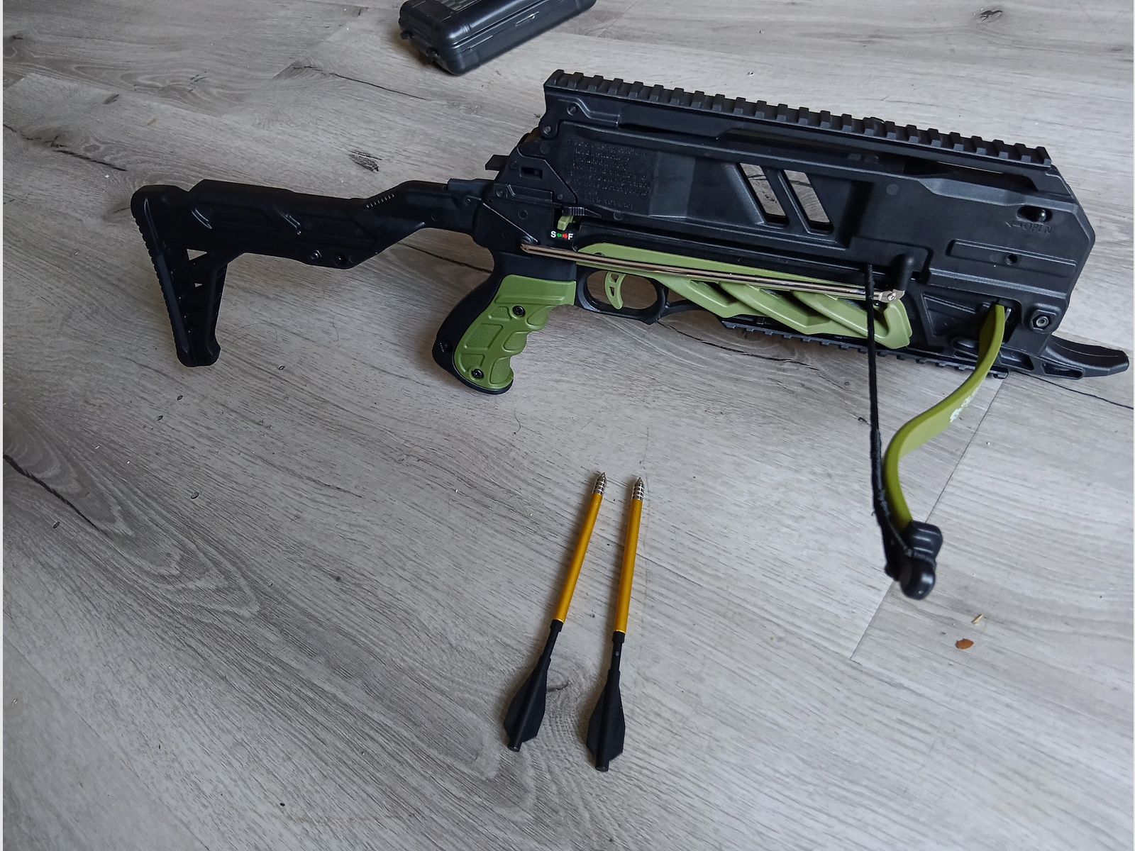 Pistol crossbow, image 1 of 6