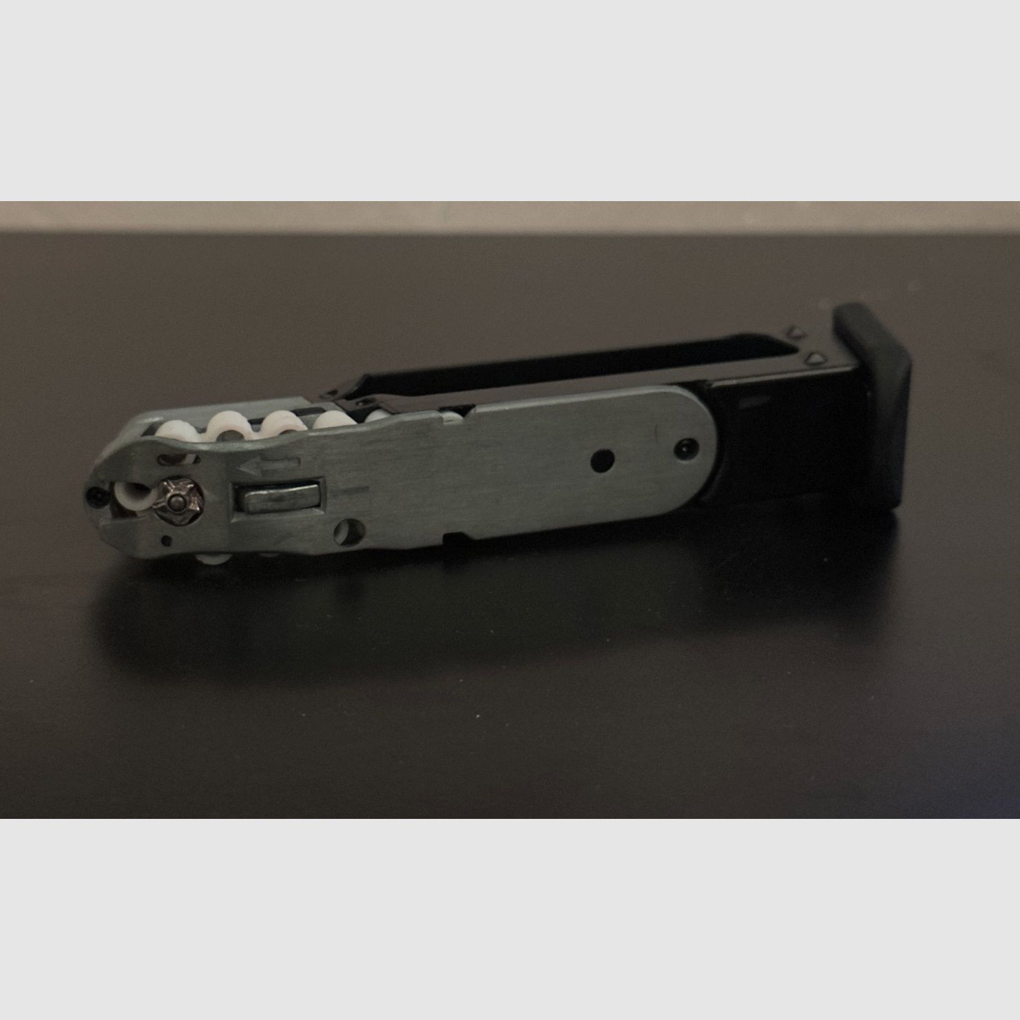 Glock 17 Gen5 Airsoft 4,5mm Diabolo + Original Glock Koffer + 1 Packung Spitzkopfdiabolos