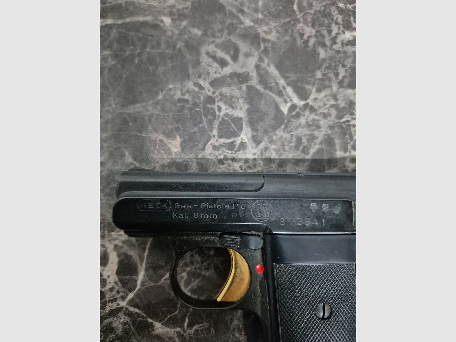 Reck 6, pistola de señal/alarma/gas de 8 mm