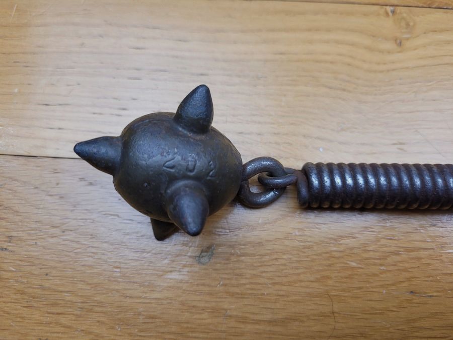 Rare casse-tête de tranchée – modèle allemand pour la 1ière GM – Troupes d&rsquo;assaut / Sturmtruppen – fabrication « F K G » – TBE, image 4 sur 10
