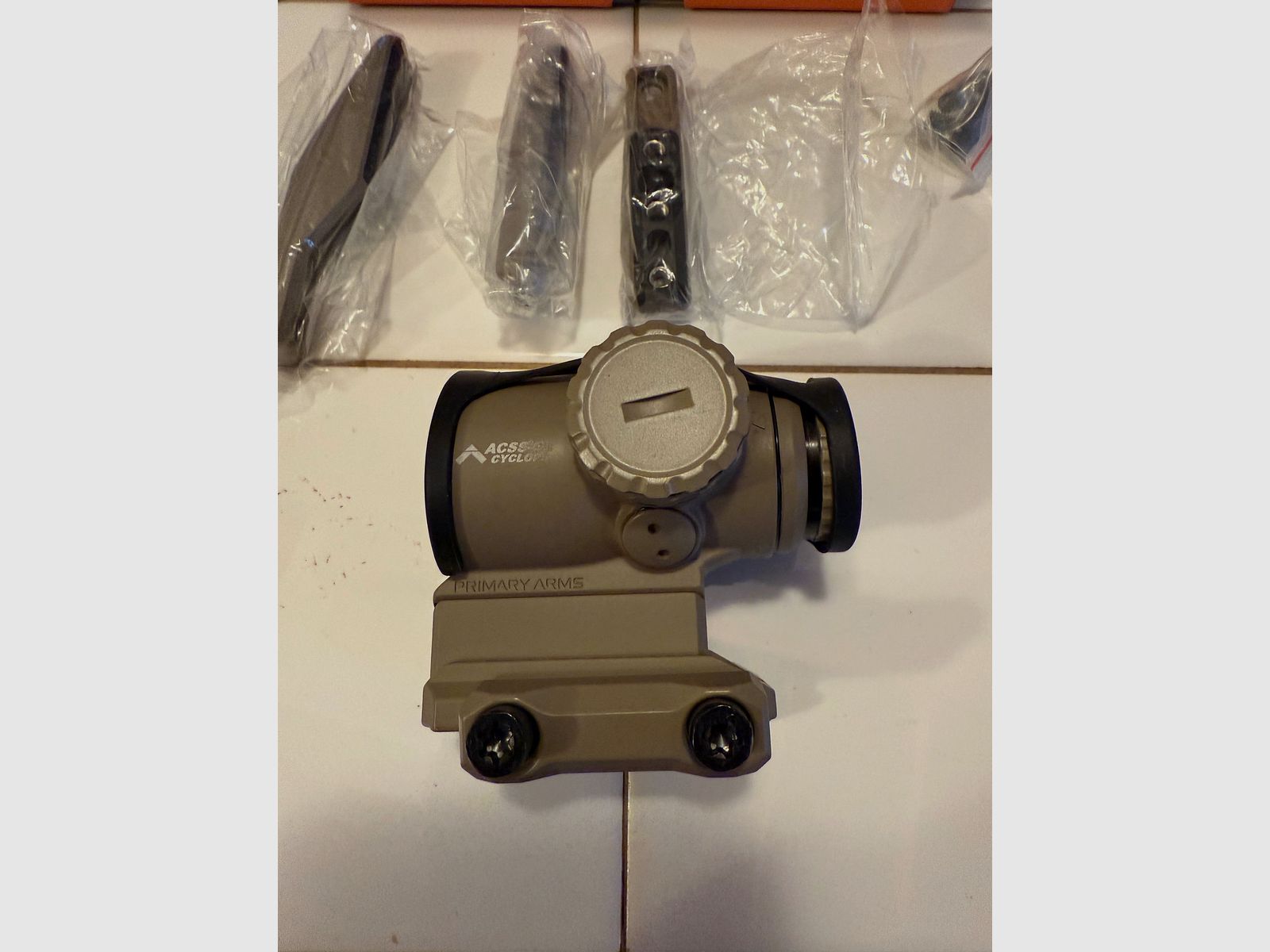 Primary Arms Slx 1x Micro Prism FDE Acss Cyclops red - Excellent condition