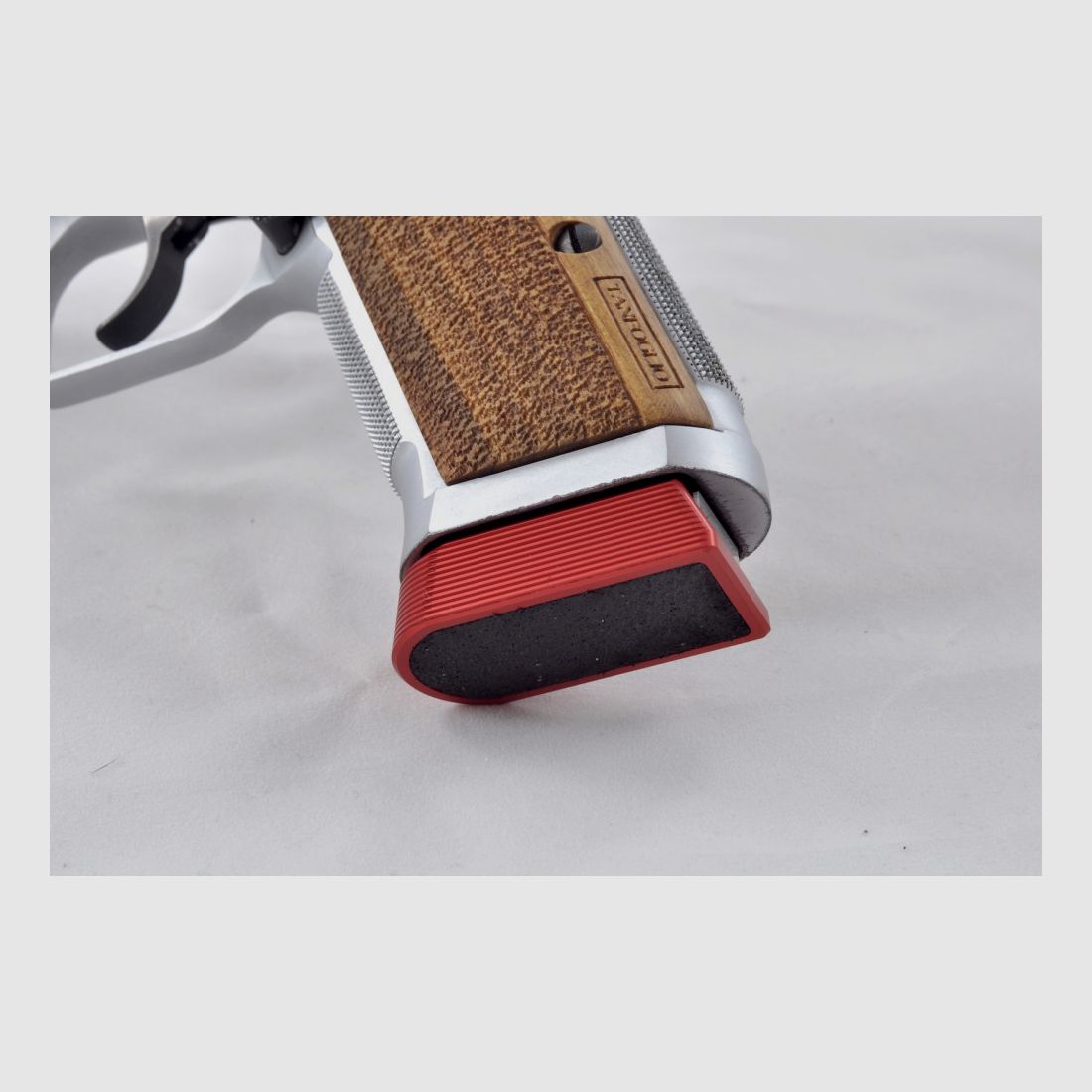 Armanov MPSSF magazine base +2 rnd MaXXXgrip for Tanfoglio Stock II, III, Color: Silver, size: Small Frame, image 3 of 3