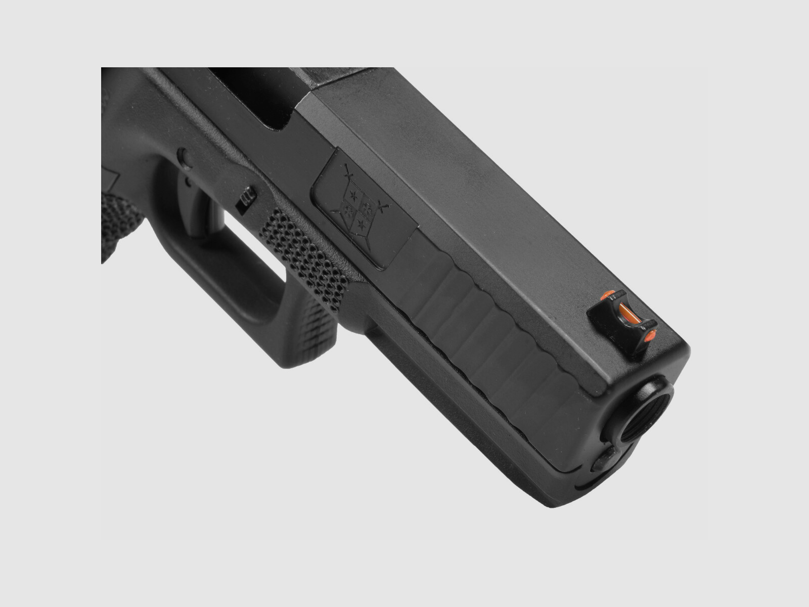 P04 GBB Airsoft Pistole in Schwarz | Delta Armory