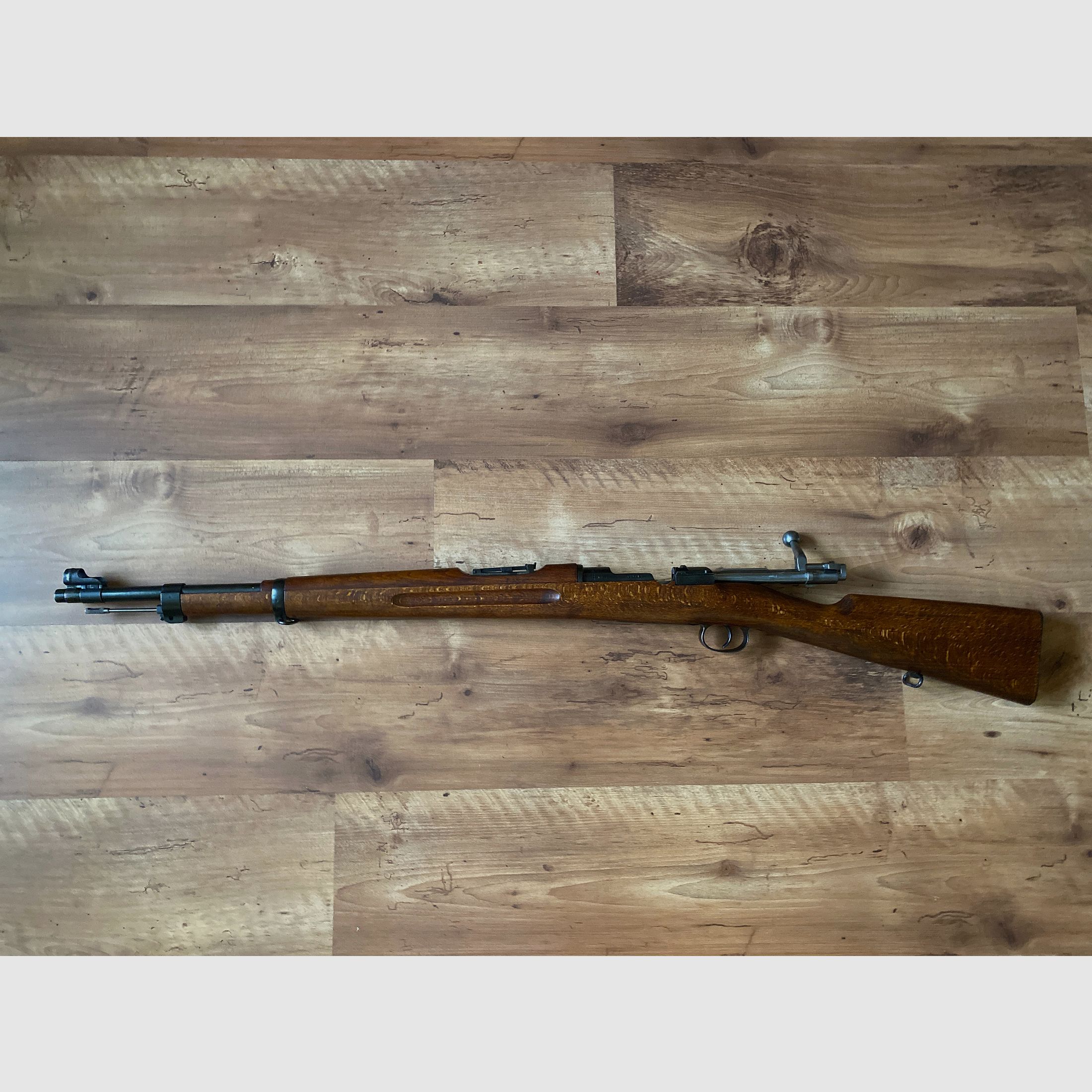 Oplossen van mijn verzameling: enkelvoudig geladen vuurwapen met getrokken loop Husquarna, Mod. 38 „Schwedenmauser“ Kal. 6,5x55 SE