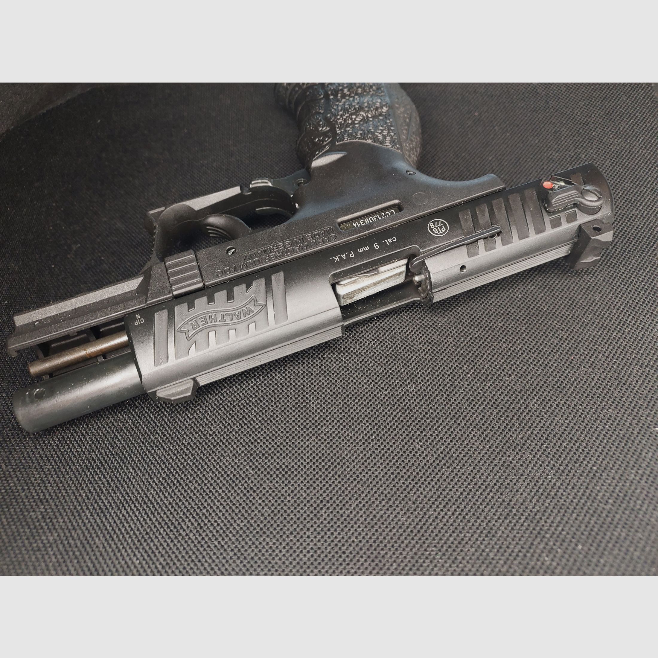 Walther P22Q Schreckschuss Pistool 9mm P.A.K. zwart (PTB 778) [P 22 Q] 2 Magazijnen