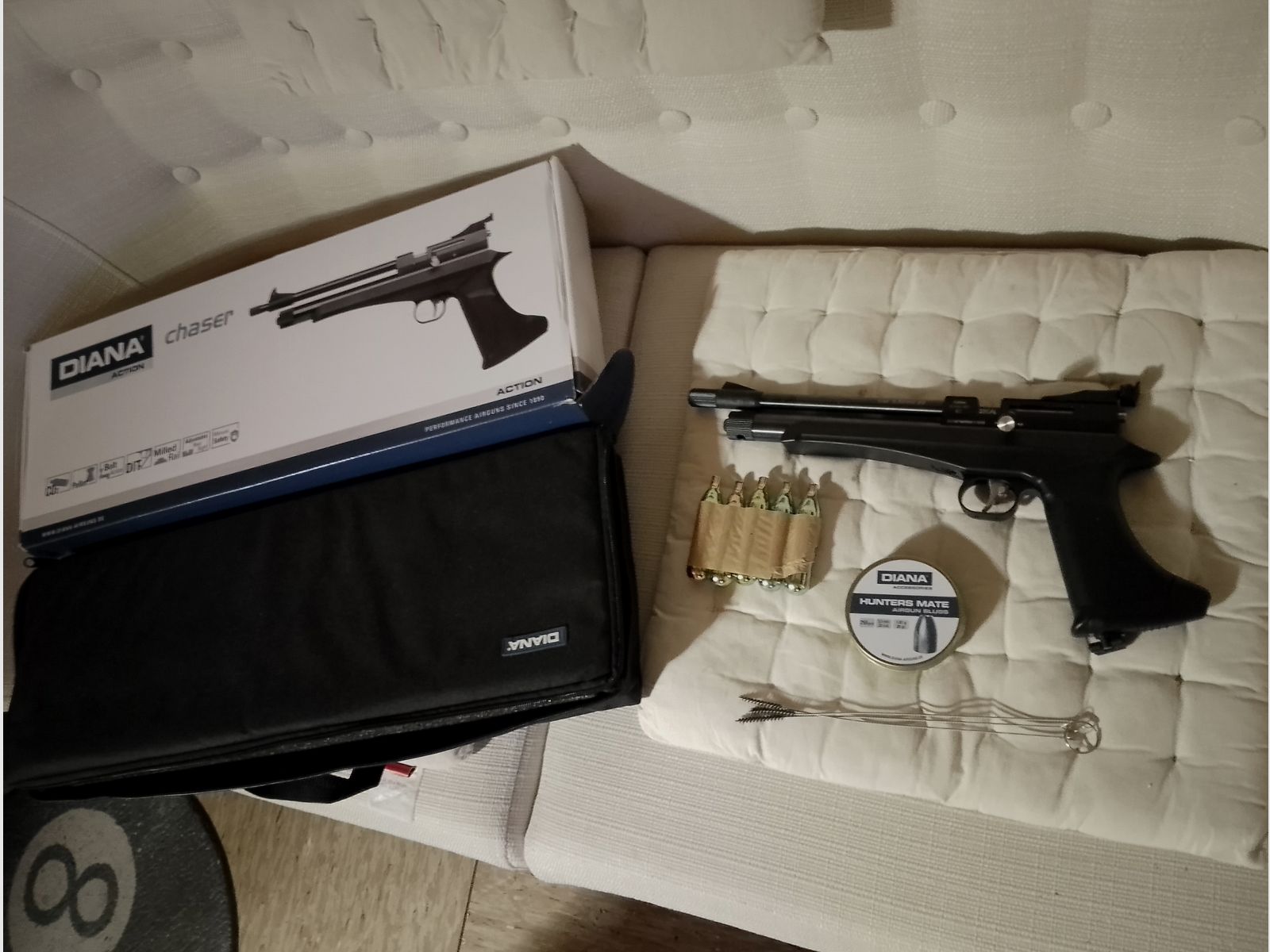 Diana Chaser 5.5mm with accessories bag pellets Hunter Mate Diablos CO2 like new
