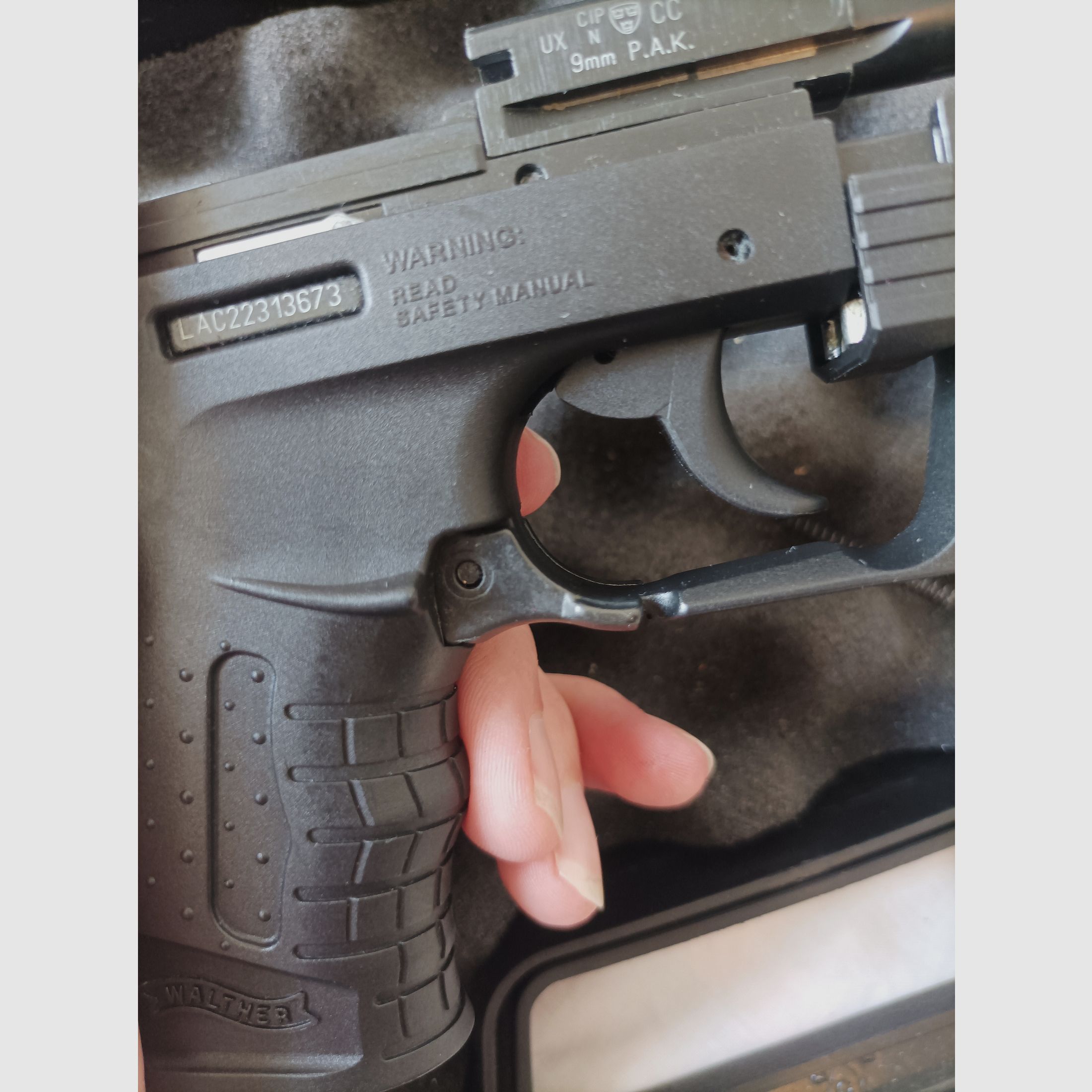 P22 Schreckschuss prêt avec 50 cartouches à blanc