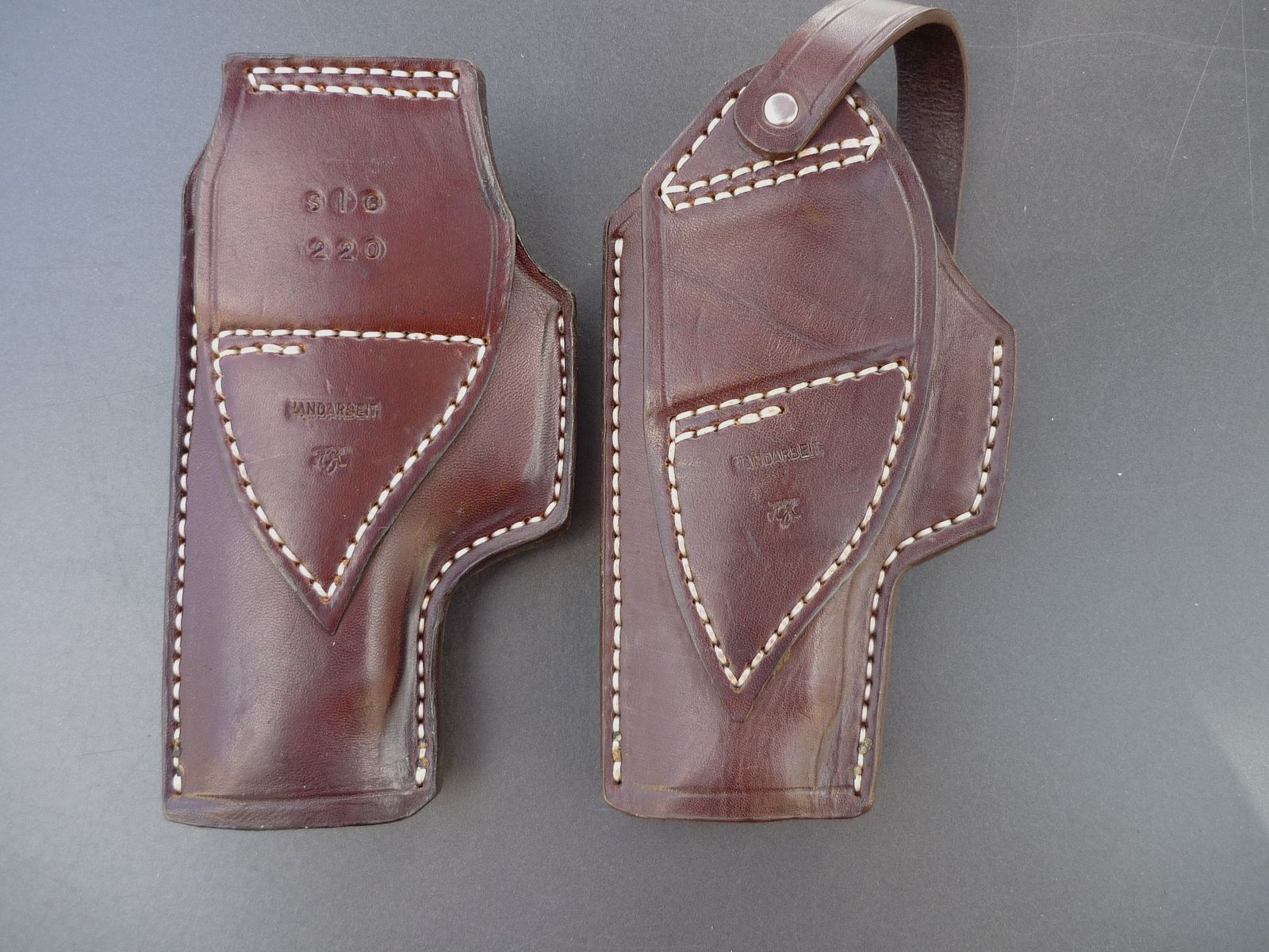 HKDesign Holster Art. Nr. 005  ,Schnellziehholster mit eingenähter Teflonkornschiene  1 x  SIG 220 1 x ?  -  Rechtshänder -
