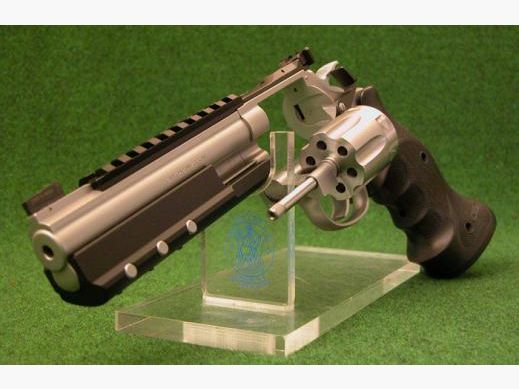 ALPHA TARGET S&W 617 6"Zoll .22lr / .22lfb Bi-Color