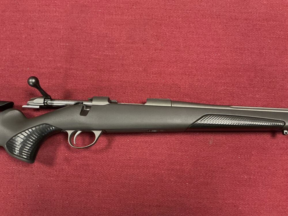 Sako 85 Finnlight II con accessori