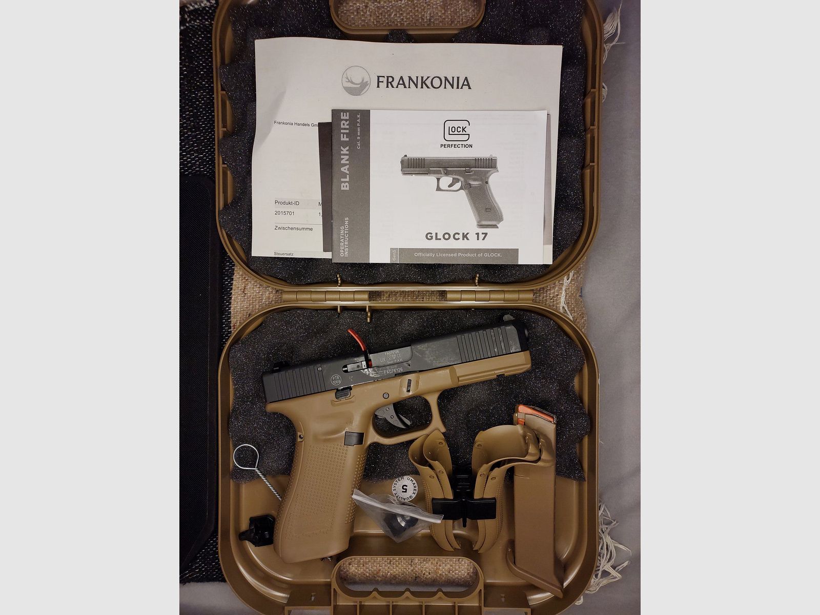 Glock 17 Gen5 Schreckschuss Pistole French Army 9 mm P.A.K. Coyote, French Army Edition (PTB 1068) - 2 Magazin