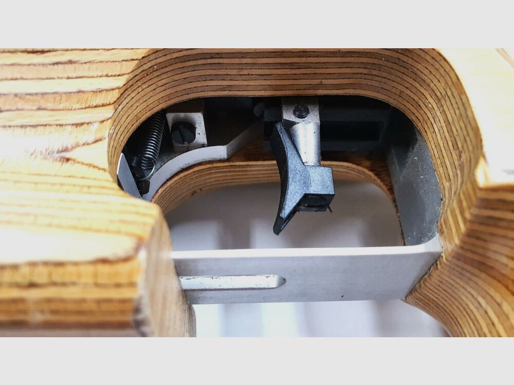 Feinwerkbau Oberndorf a. N. Feinwerkbau Luftgewehr Mod. 601, Kaliber 4,5 für rechts Schützen ; F im Fünfeck