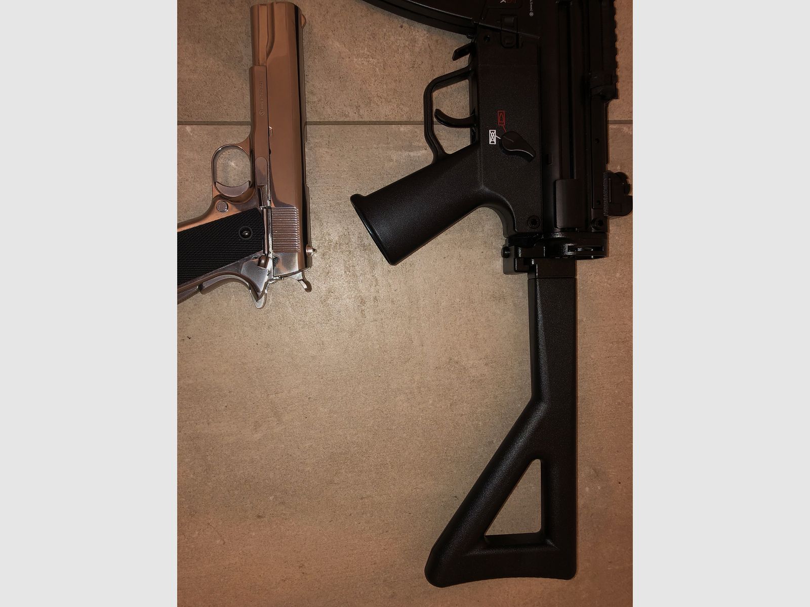 Umarex MP5 4,5mm CO2 + KLI M1911 4,5mm CO2 inklusive 30x CO2 Kapseln & 2.500 4,5mm Stahl BBs