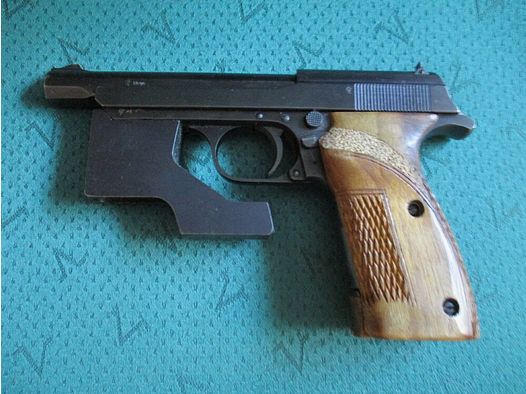 Sportpistole Olympia-TT Nachbau von Norinco mit Laufgewicht Olympia