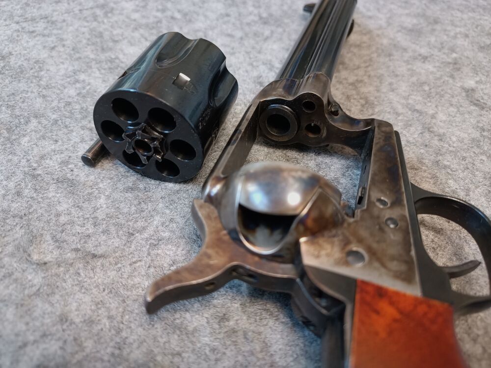 A. Uberti Italy Mod. 1873 Colt Single Action Army Cattleman