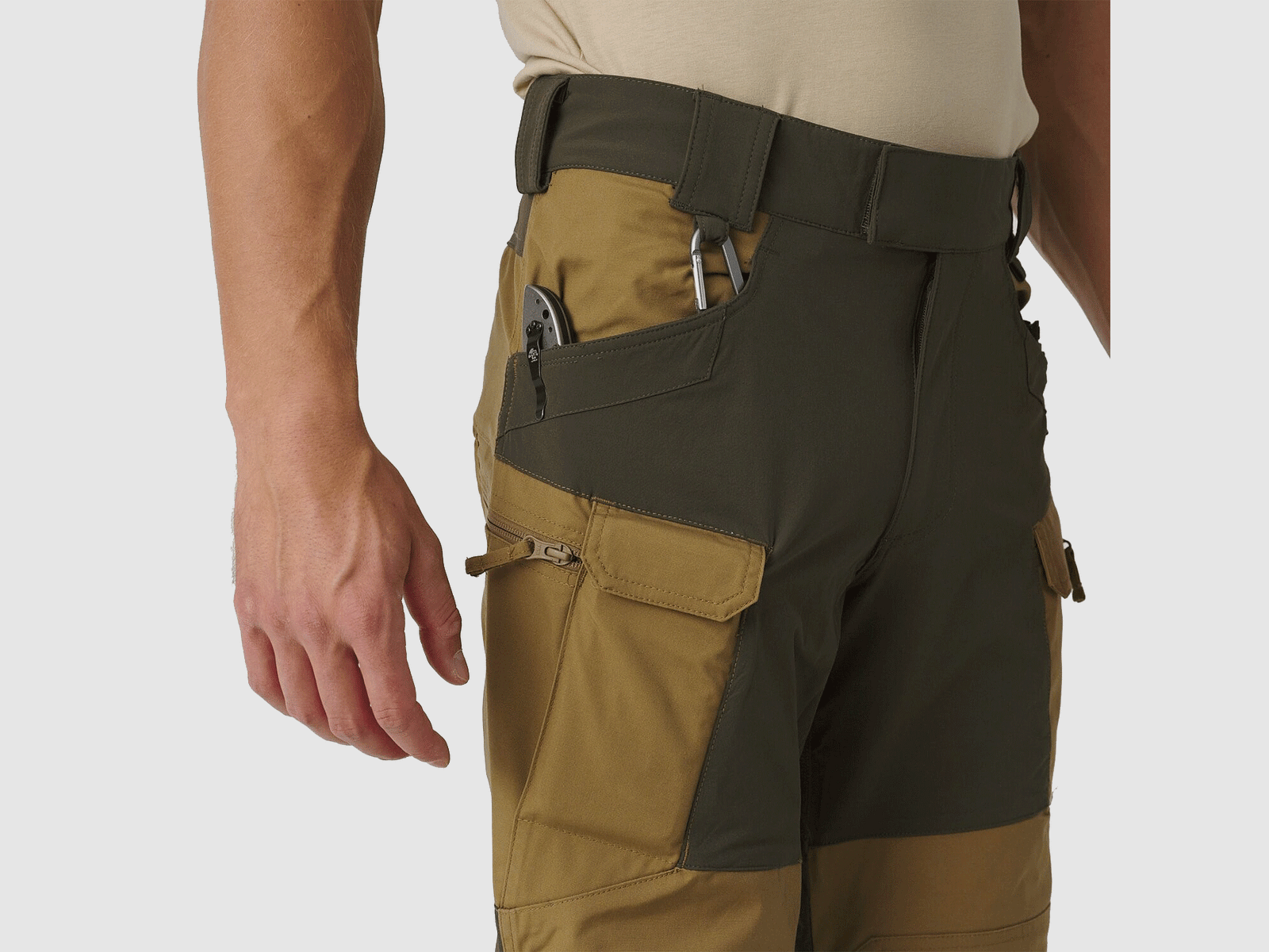 PANTS – MEN – HELIKON-TEX – HYBRID OUTBACK PANTS DuraCanvas/VersaStretch Coyote / Taiga Green A, image 6 of 8