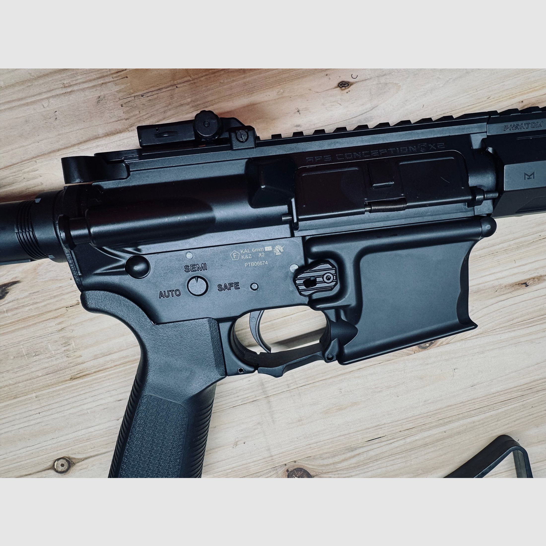 APS M4 X2 Xtreme Rifle Vollmetall GBox CO2BB 6mm BB schwarz