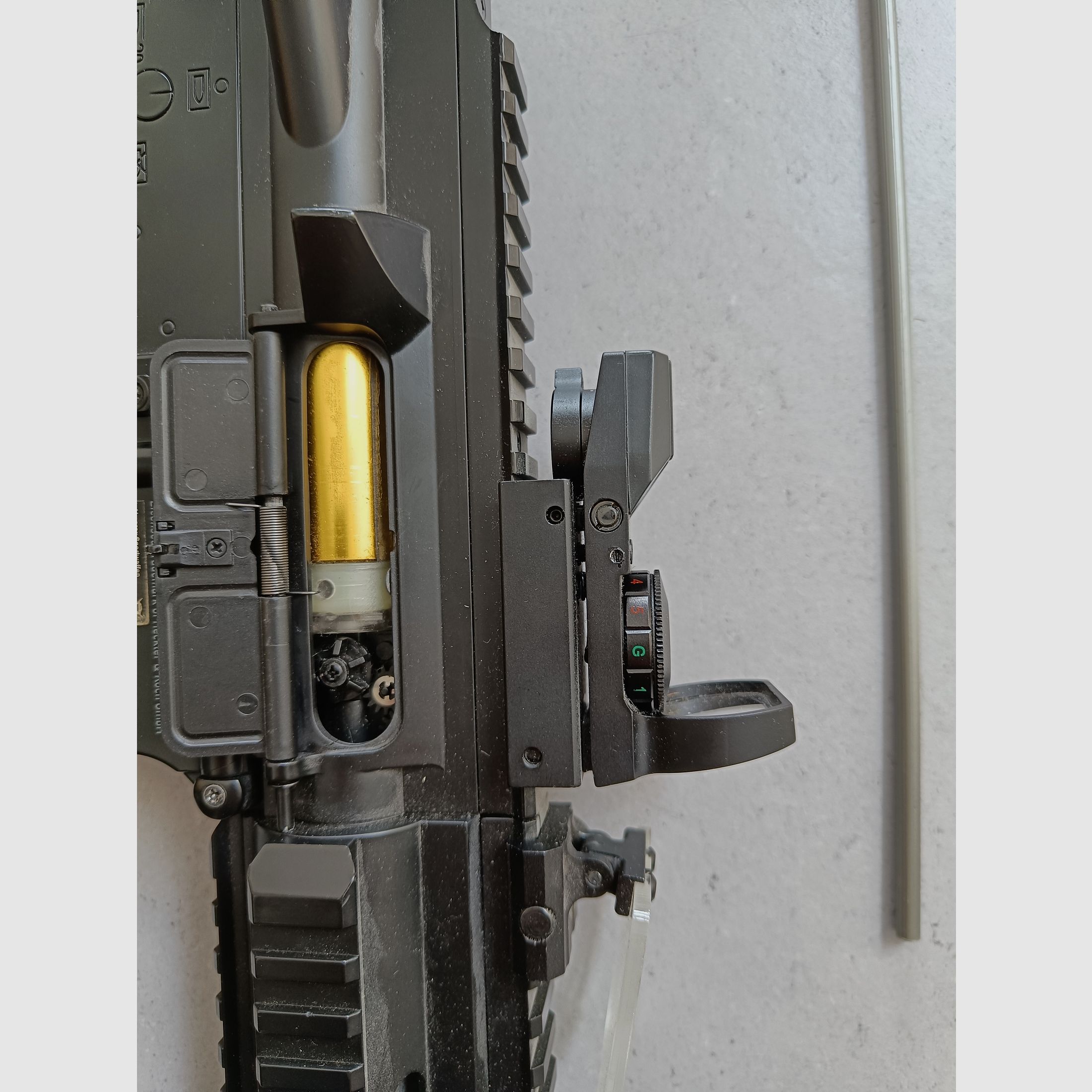Komplette Airsoft-Ausrüstung – Gewehr, Weste, Visier, Tasche, Speedloader – Alles dabei!