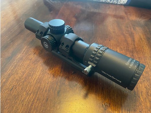 Vector Optics LPVO 1-6x24 Grimlock mit LP Zielfernrohr 