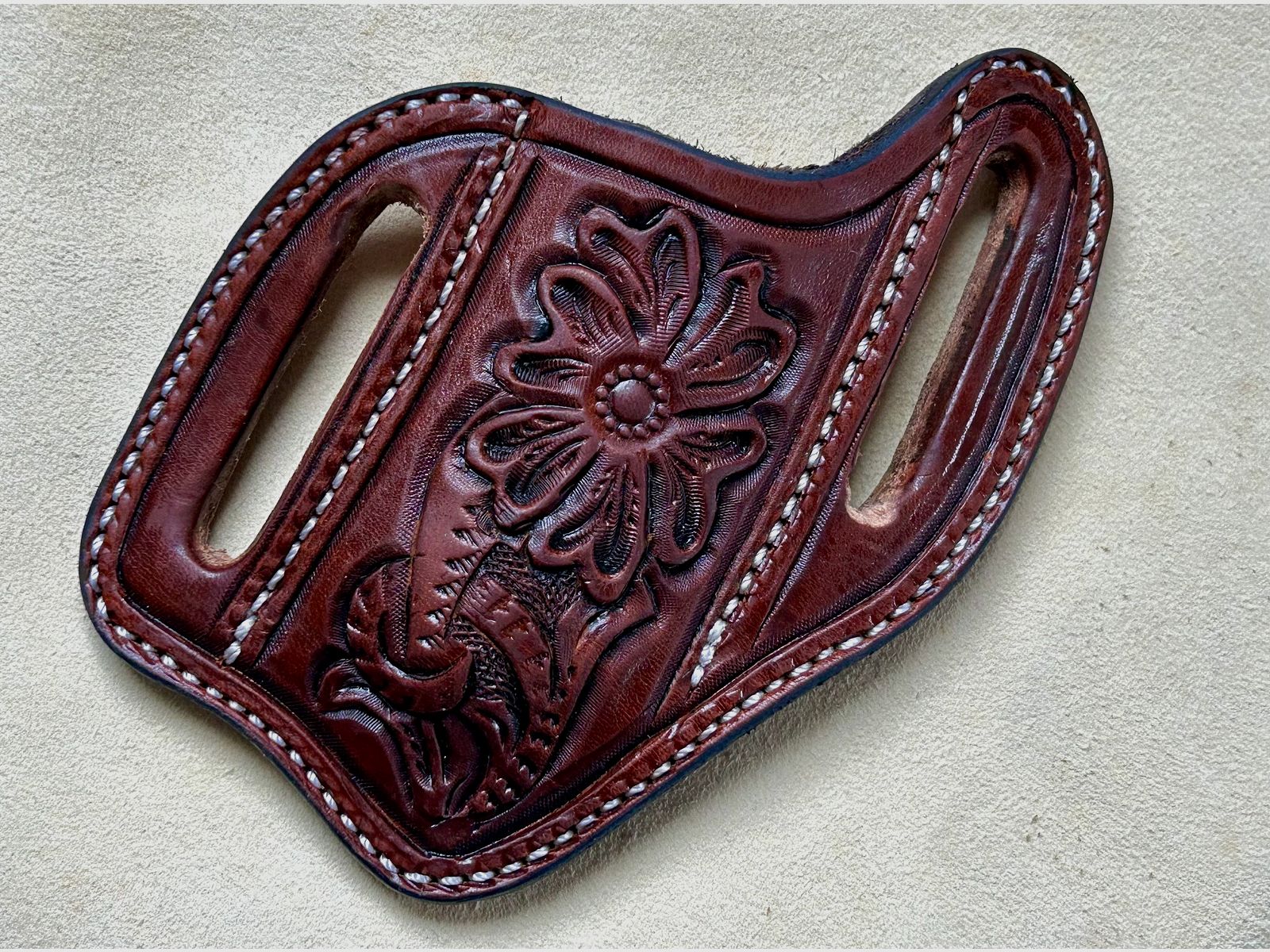 Pancake Messerholster mit floraler Verschneidung für Buck Modell 110, 112