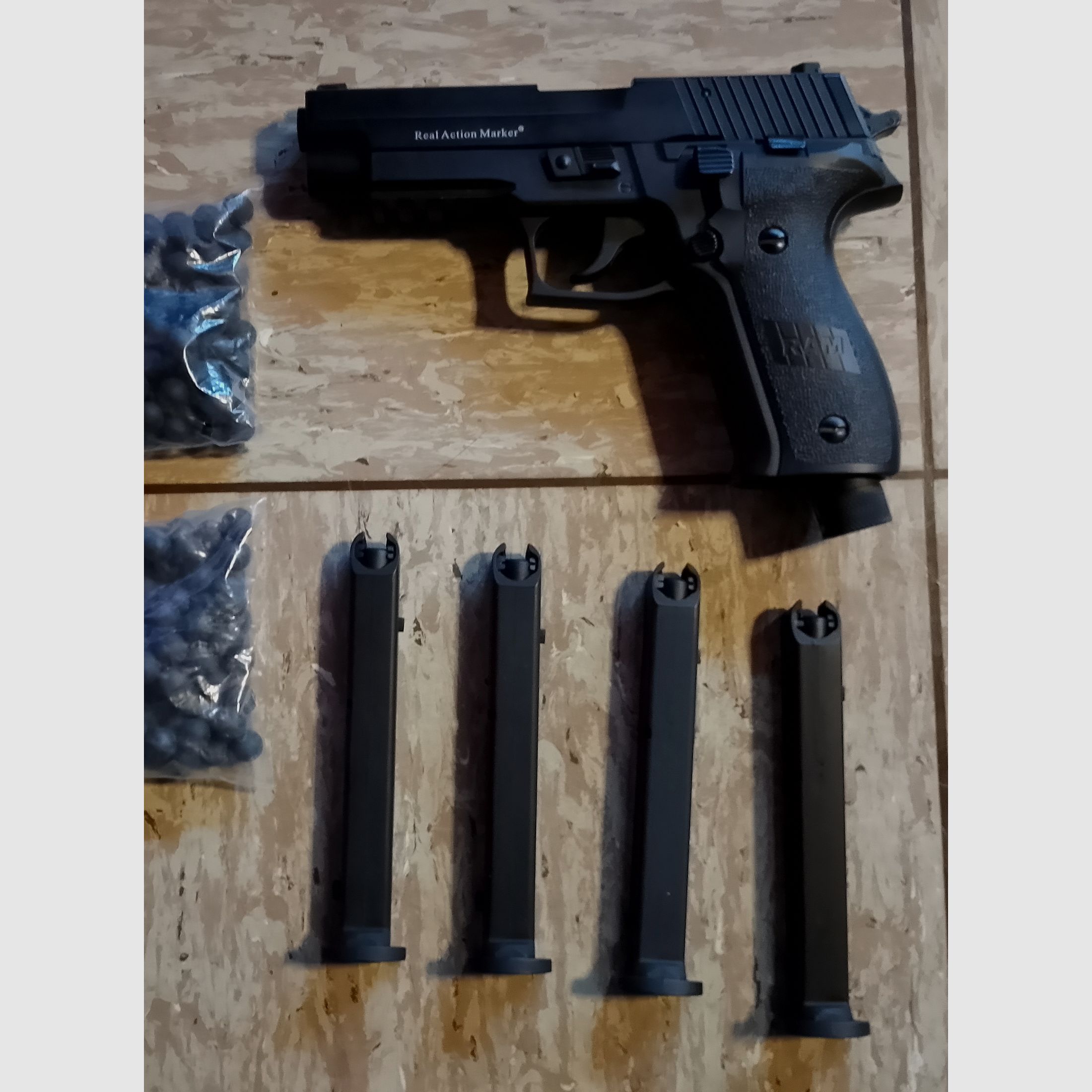 Pistole RAM Markierer X50 Kaliber 0.43 von APS original neu mit 4 Magazine Rubberballs 