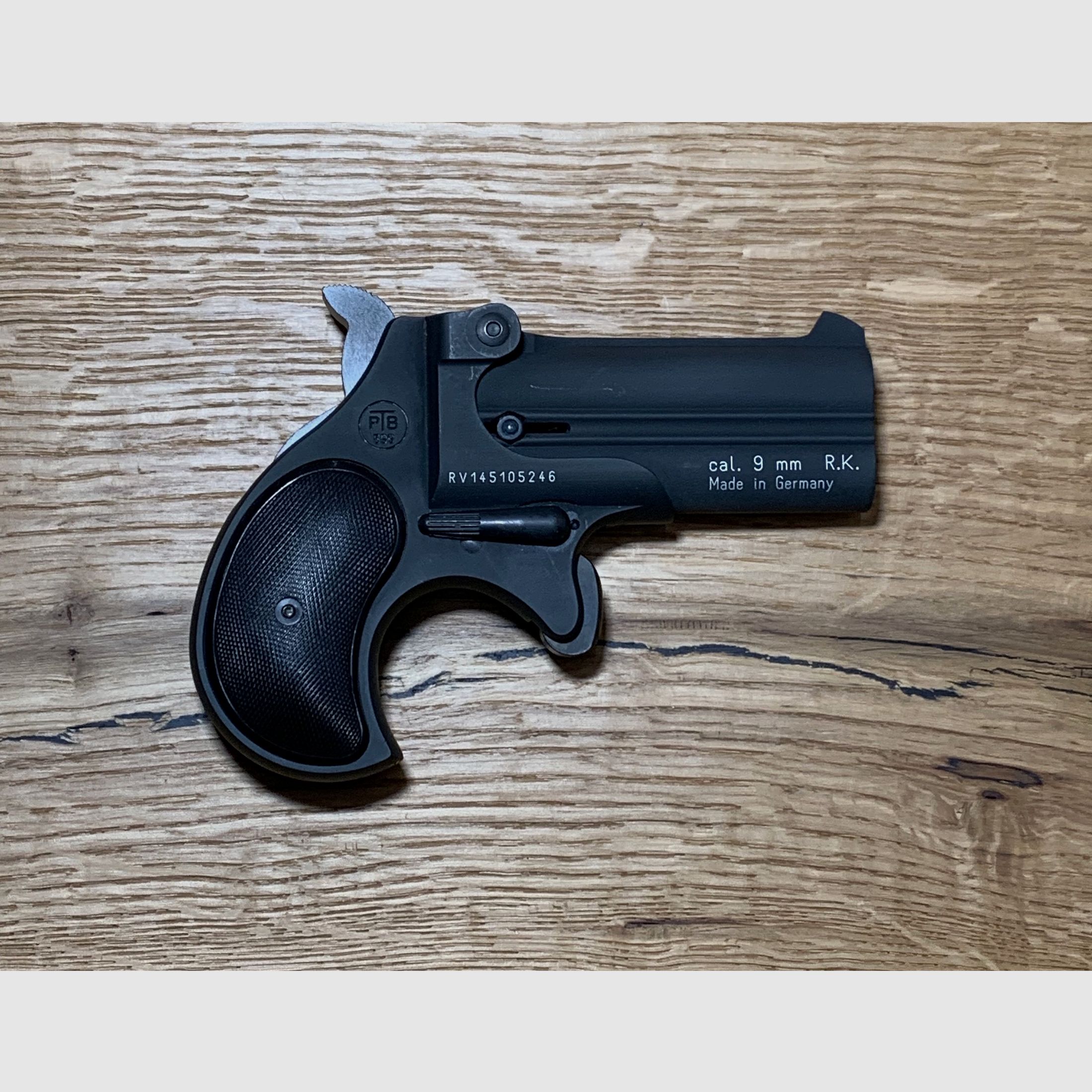 Röhm Derringer, signal pistol caliber 9mm blank