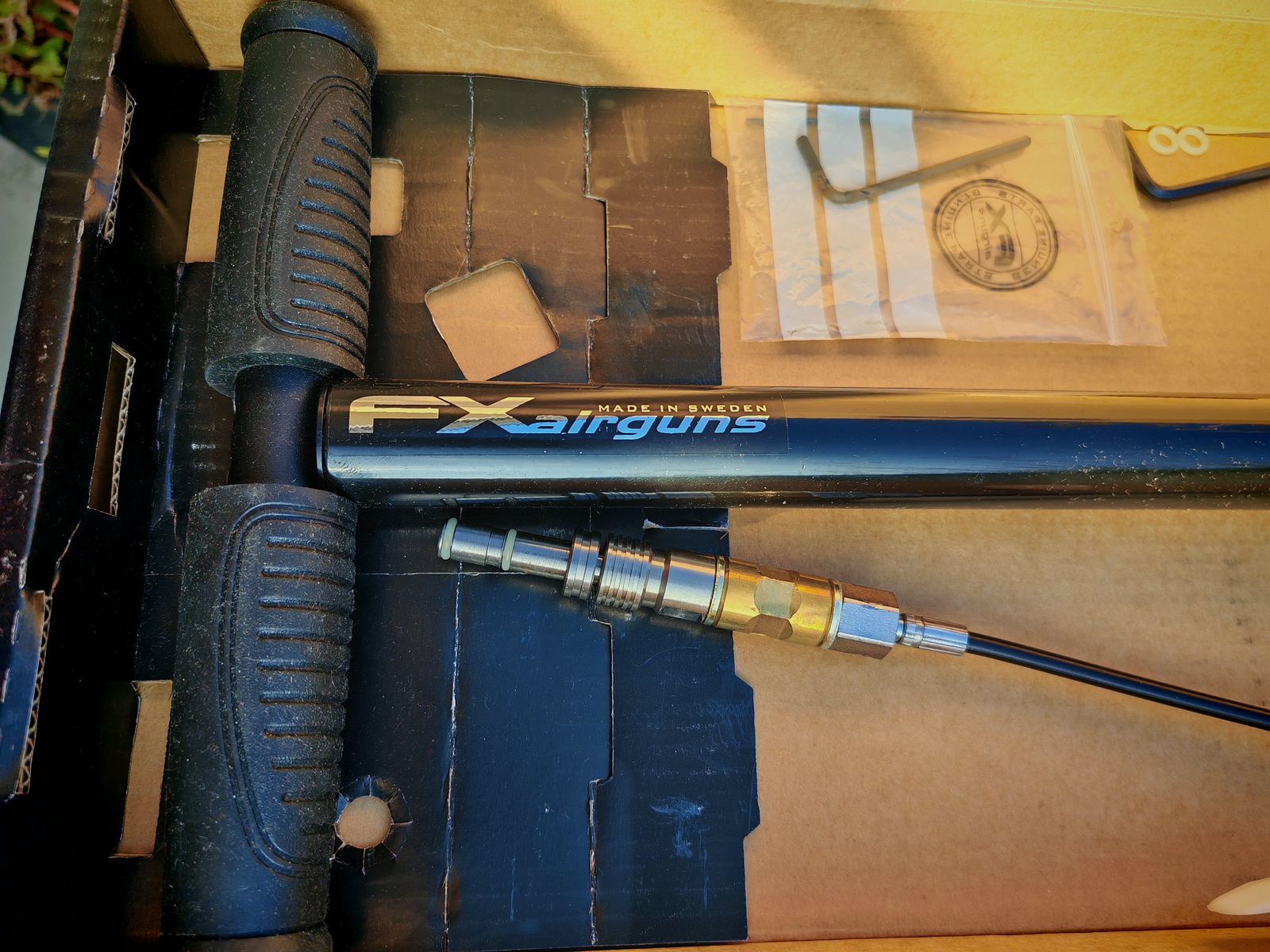 FX Bobcat MK2 Arrow avec lunette de visée et pompe à air FX, arme à air comprimé, arbalète.