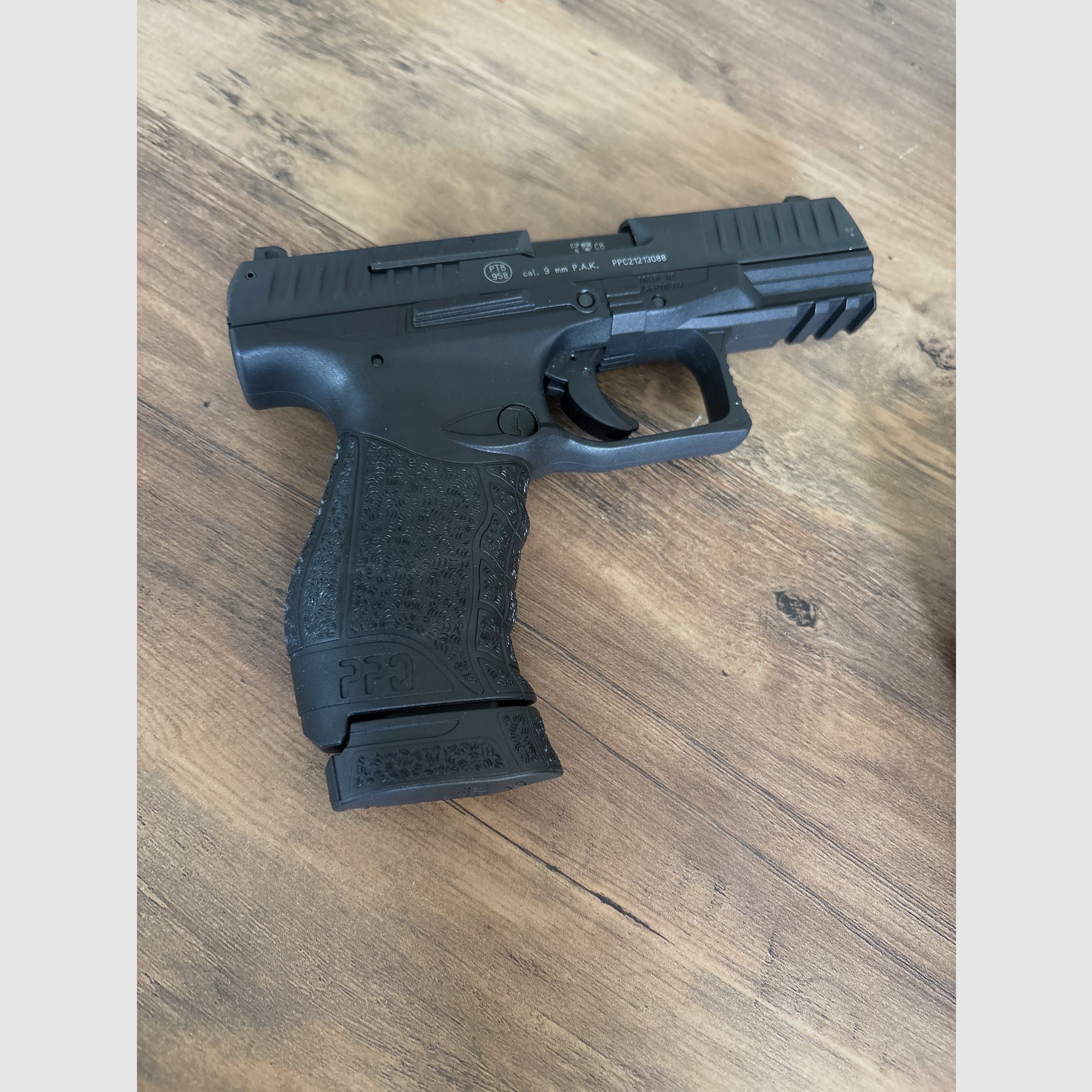 Walther PPQ M2 Navy Kit BLK – 9 mm P.A.K. pistola a salve