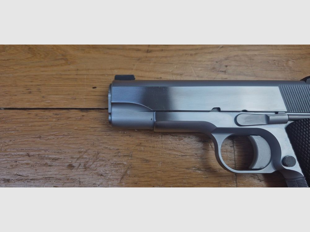 CONSIGNMENT – Magnificent and rare semi-automatic pistol ACW "Alchemy 1911" – Prime Carry model in Hard Chrome finish – Magical barrel in 4.25 inches – Cal. .45 ACP – Weapon from 2023/2024 in top finishes – Very little fired – Rare opportunity for an absolutely exceptional 1911 – 2nd magazine – One of the few current productions that will last – Condition more than excellent, almost new – Super weapon and absolute collector's item – TBE+++, image 24 of 27