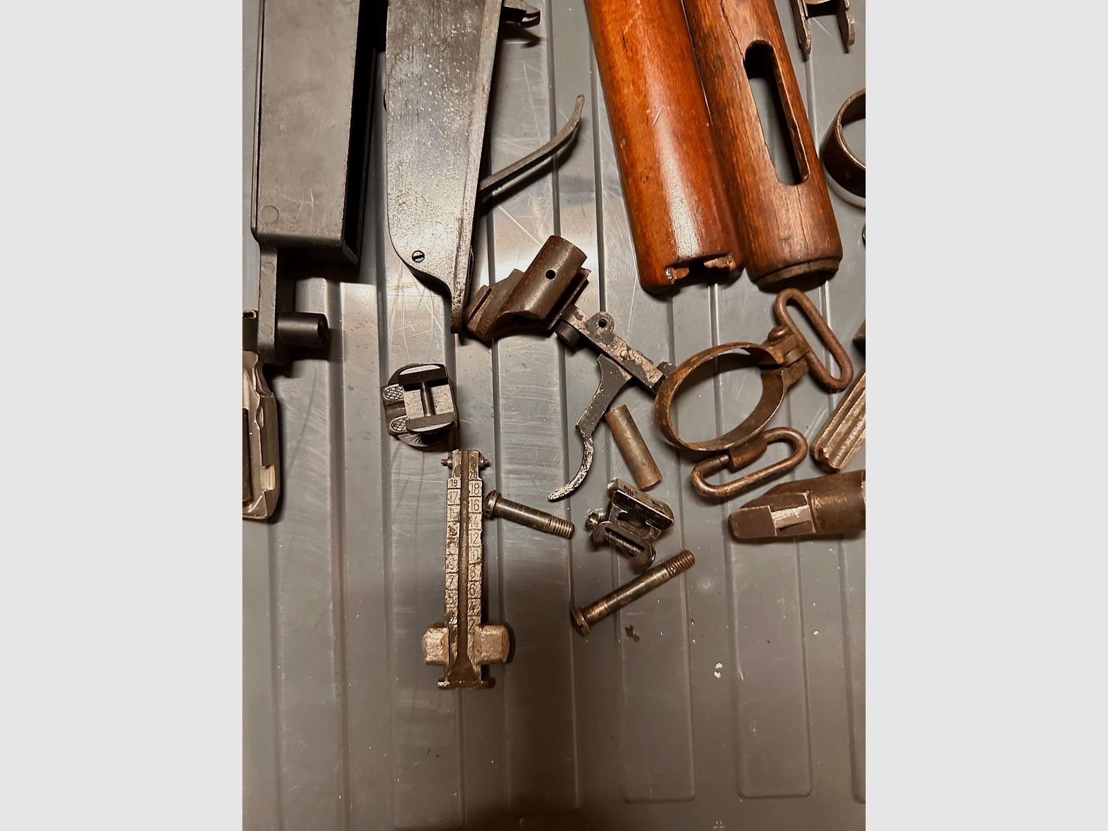 Beschläge Gewehr alt Handschutz Abzug Visier 