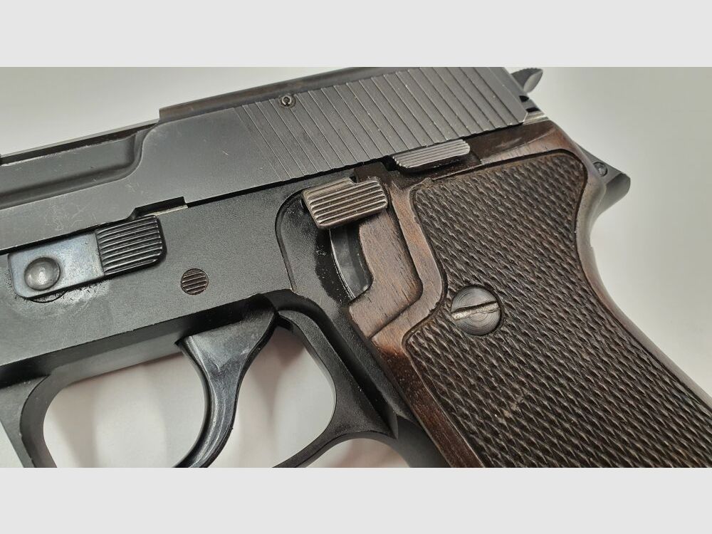 SIG P220 Holzgriffschalen