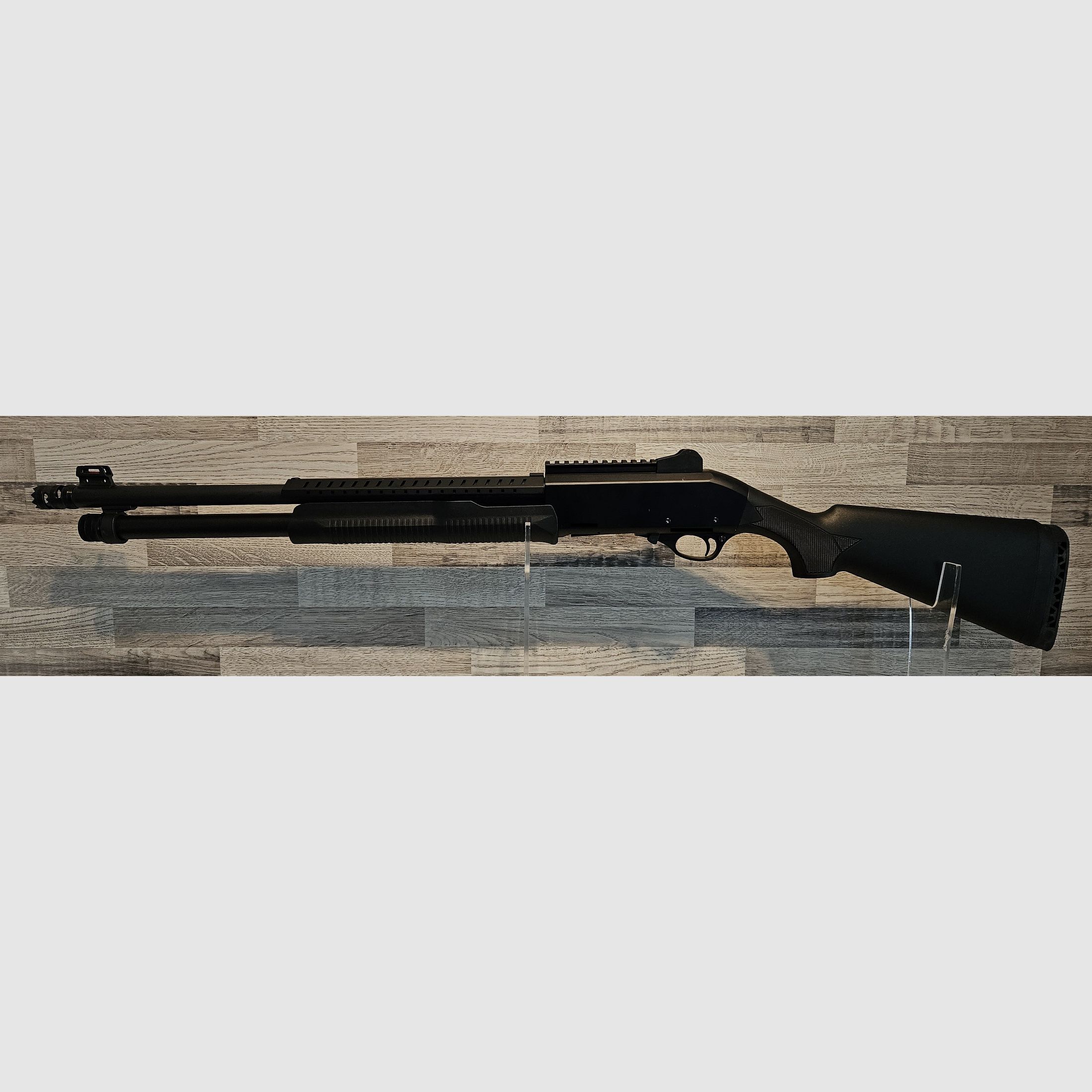 Artículo nuevo - Escopeta de repetición de culata delantera Pumpgun Akkar Karatay TK-355 612PS Negra Cal. 12/76