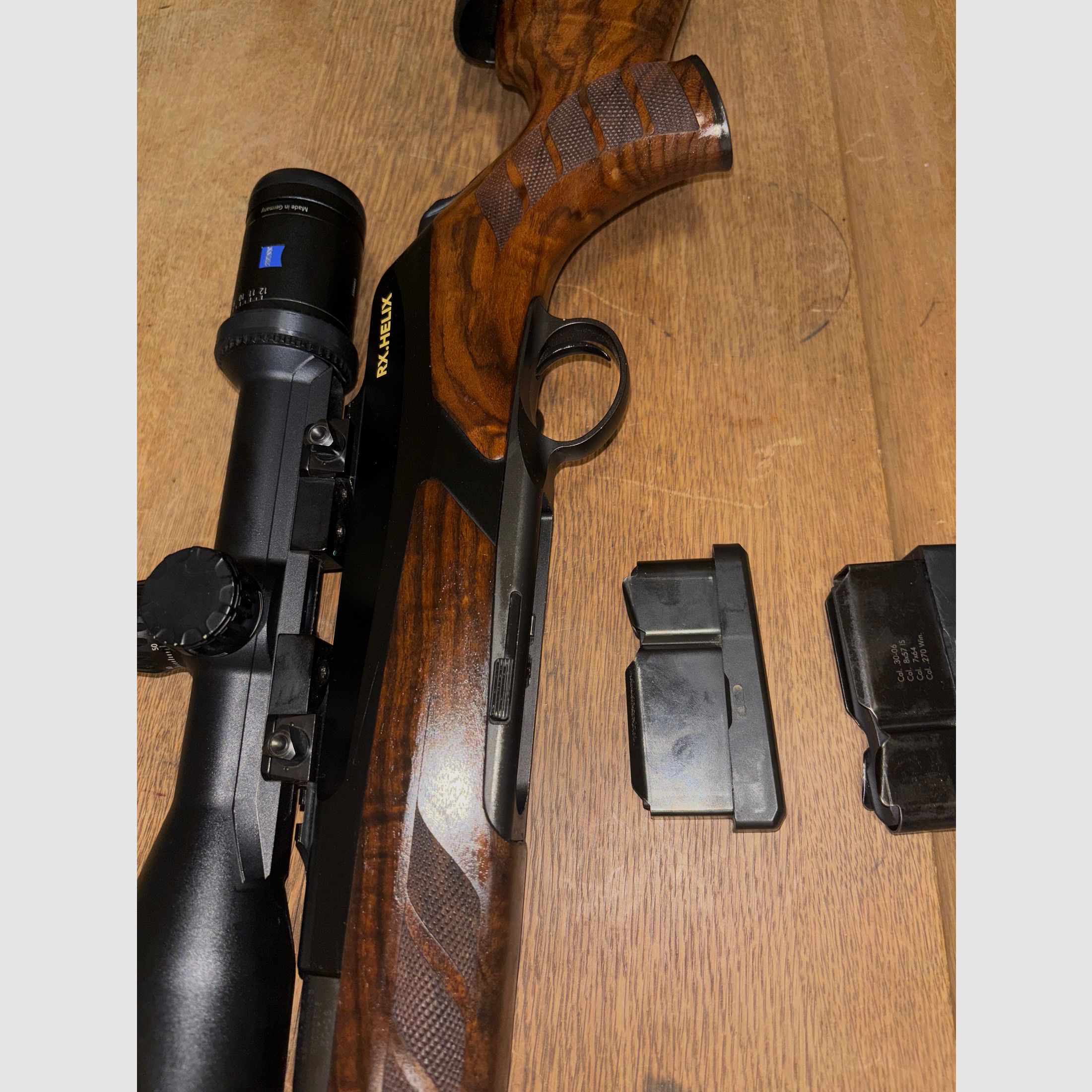 Merkel HELIX – sehr gute Holzklasse • Magazine + Munition • Bärenfeste Schaftbacke