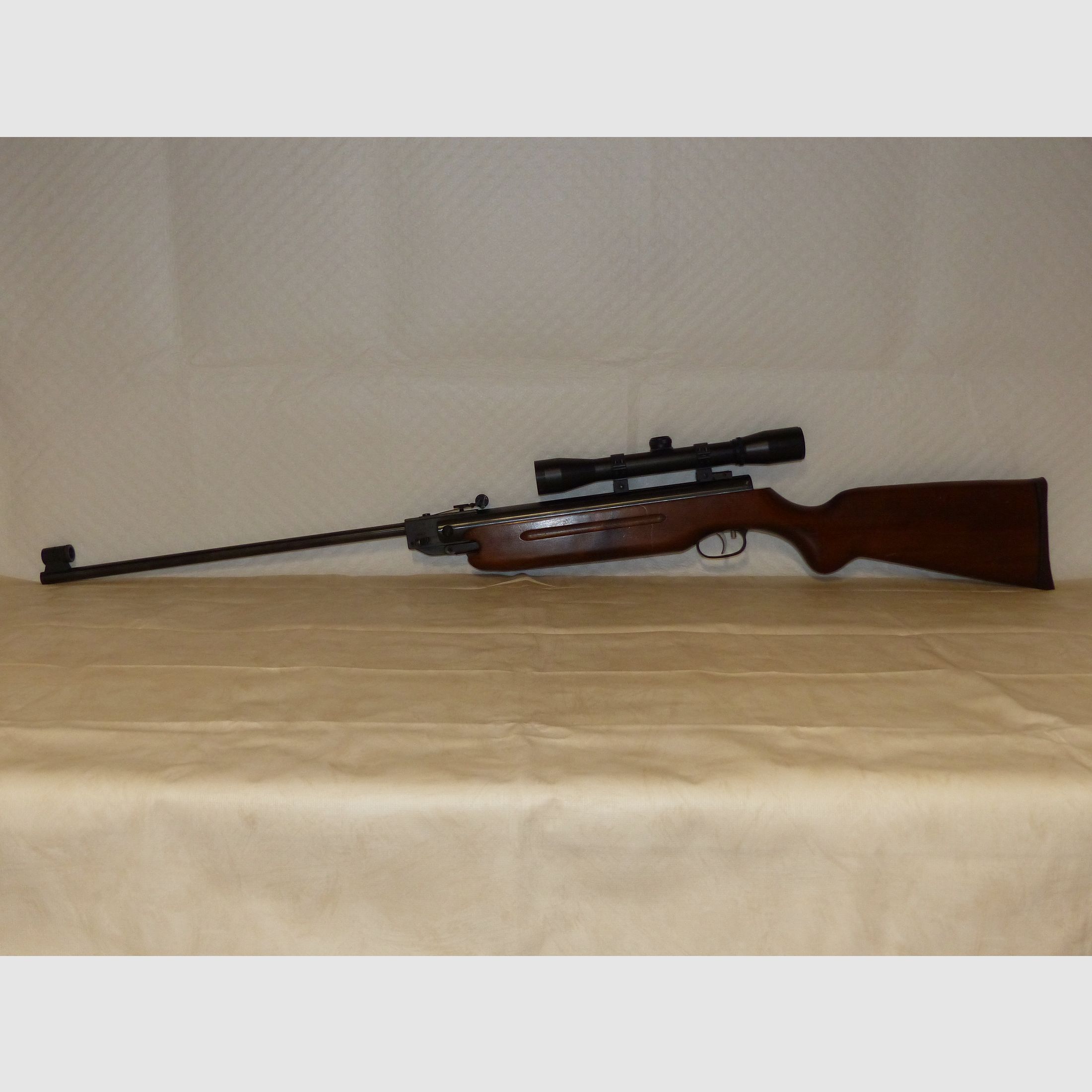 Druckluftgewehr Luftgewehr Weihrauch Mod. HW 35 mit F, Sicherung und Zielfernrohr vintage