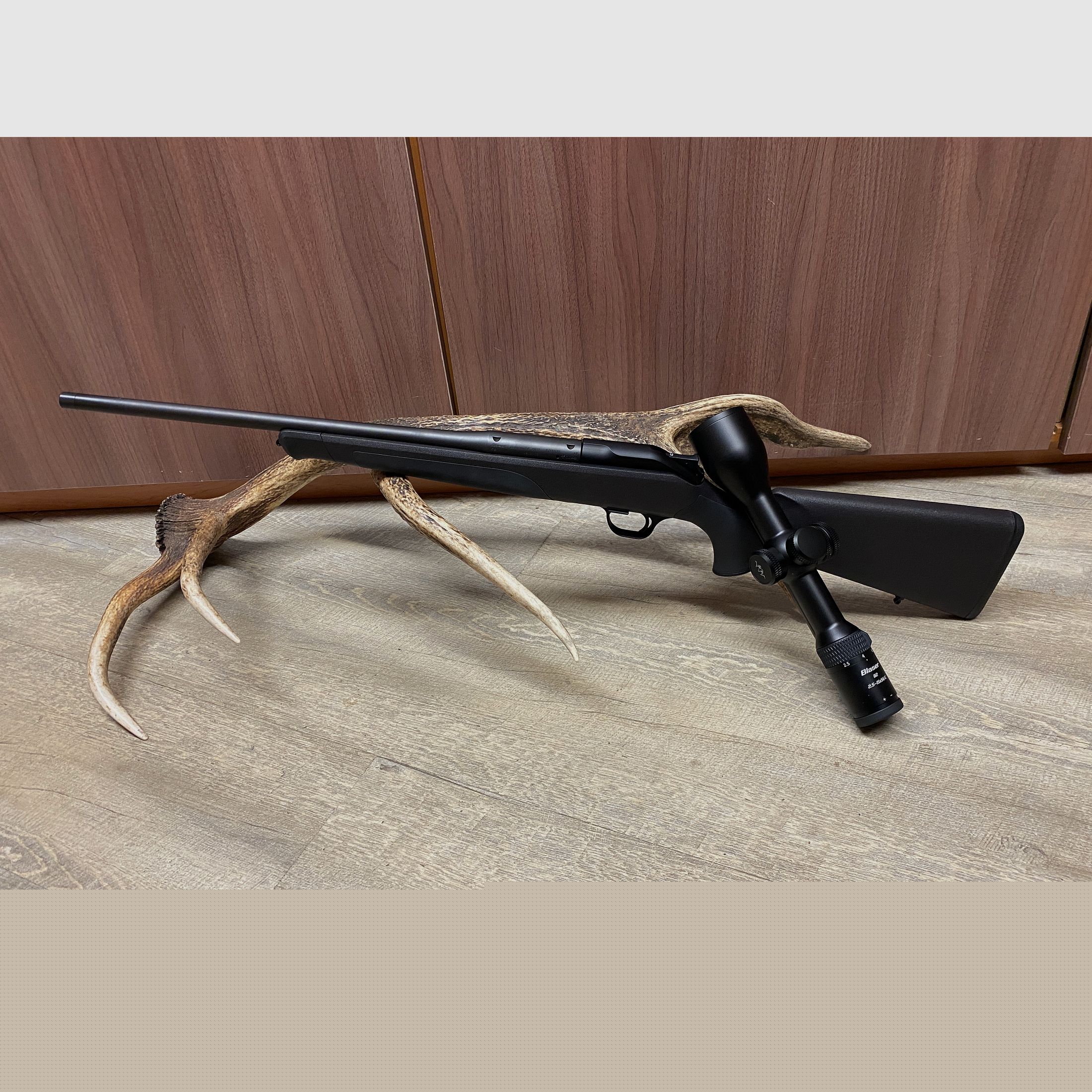 Blaser R8 Professional, mit Blaser B2 2,5-15x56 iC S, mit Schiene