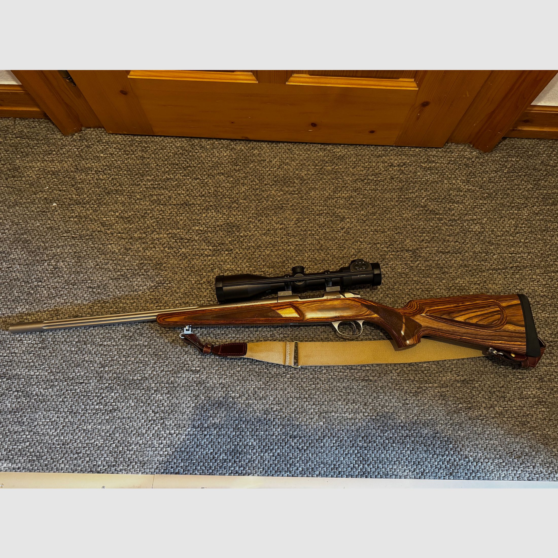 Sako 85 varmint laminated + Zeiss Duralyt  *top*