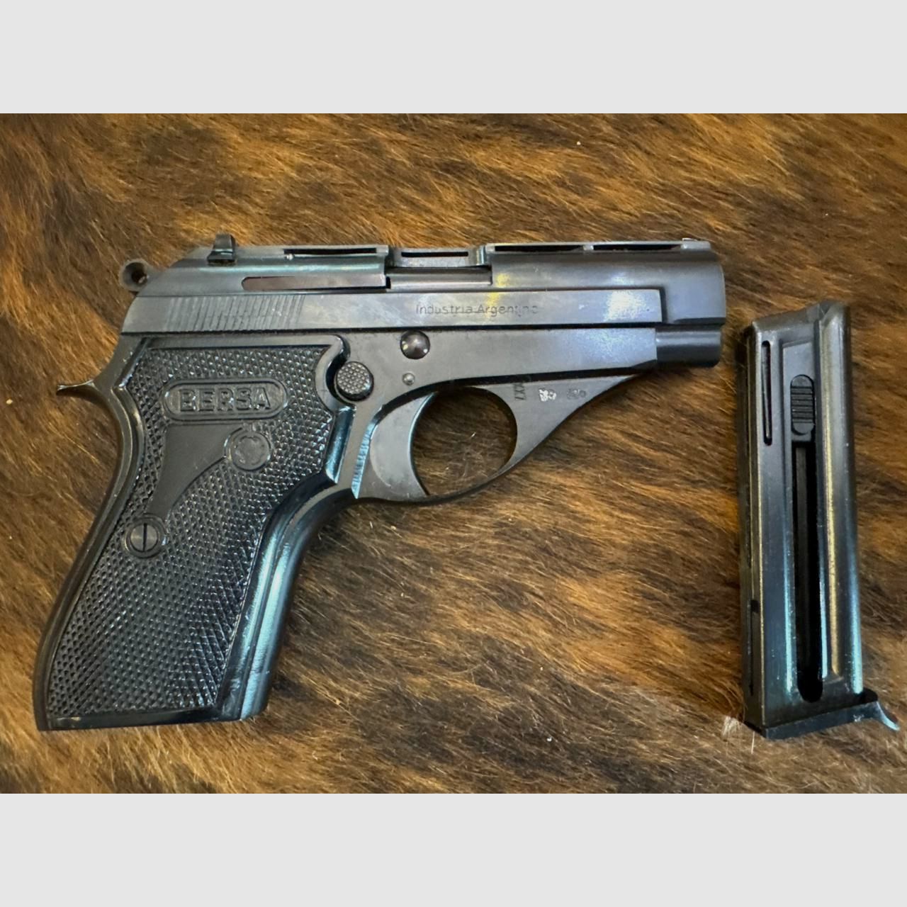 Pistole Bersa Modell 64 Kaliber .22 LR – Klassische Selbstladepistole, Bild 3 von 5