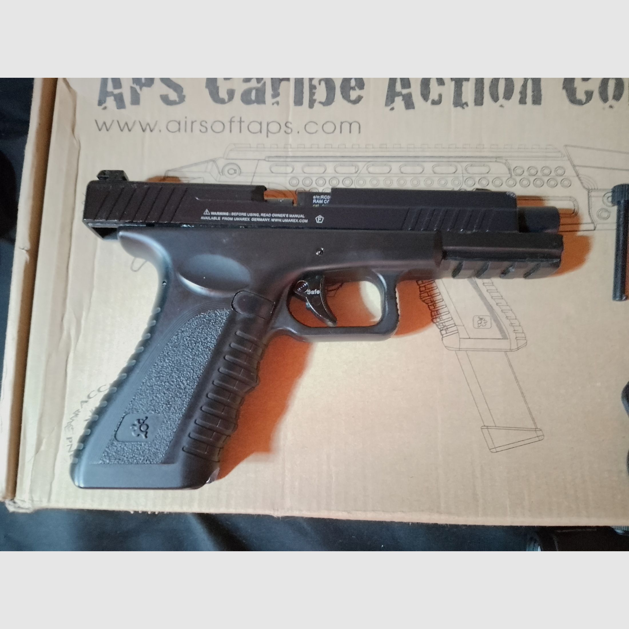 RAM Cal .43 Combat (Glock) + 4 Magazine + Aps Caribe Action Conversion Kit T1-Socom Visier und Zubehör Co2 Rubberballs Paintballs