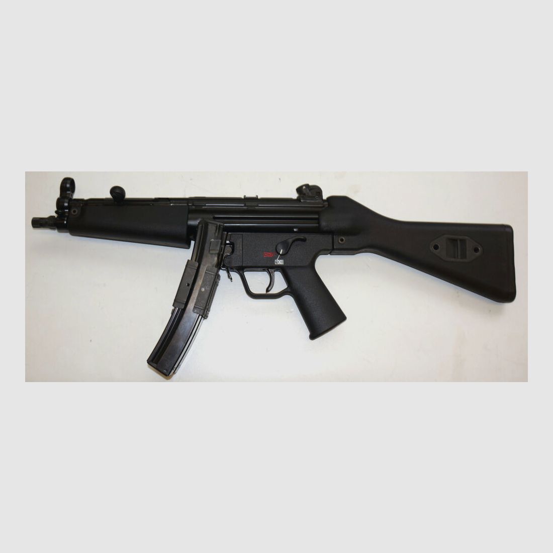 Heckler & Koch Magazinklammer, HK MP5; HK SP5; SAR M41/05 und Baugleiche, neu, original Heckler & Koch Fertigung