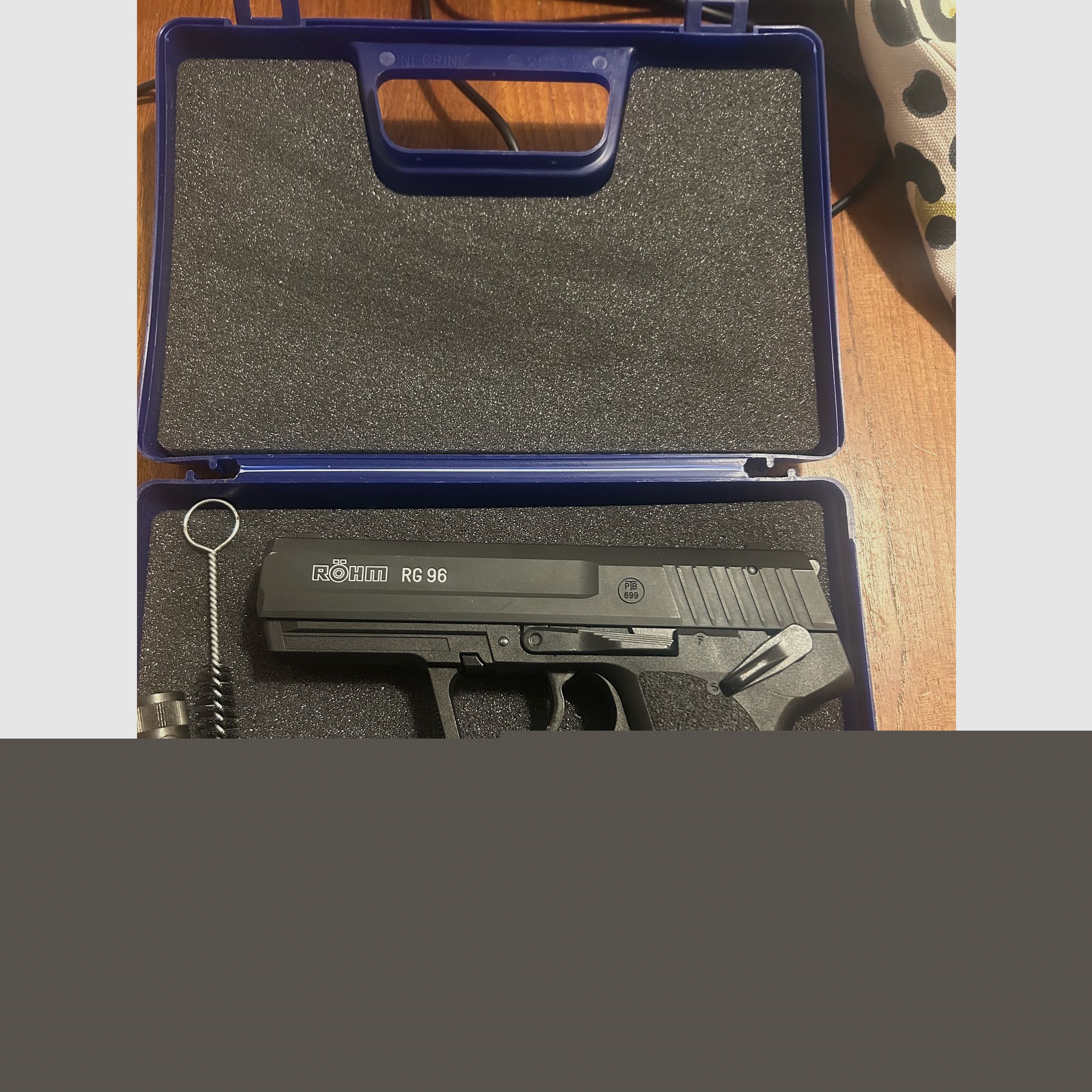 Pistolet alarmowy Röhm RG96 – w bardzo dobrym stanie