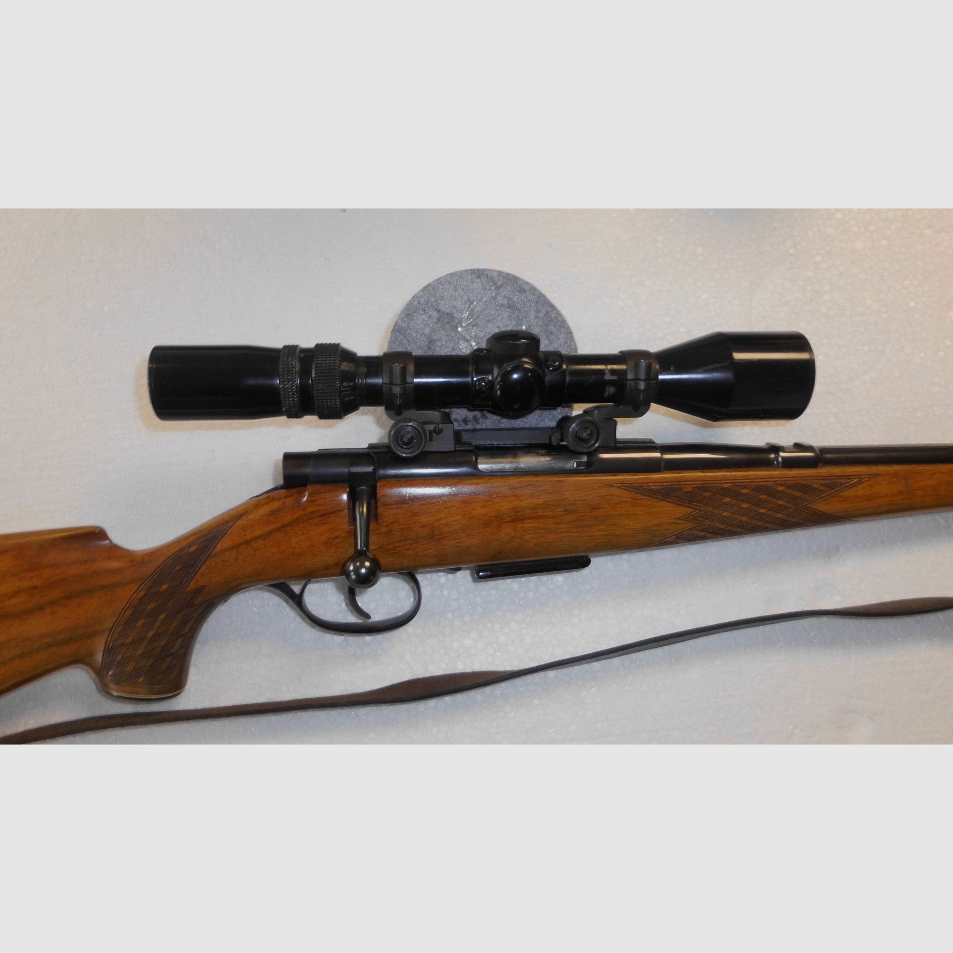 Repetierer 222 Rem Anschütz mit Zielfernrohr 3 -9 X 40 Absehen 6 mit 200 Hülsen und 100 Schuss  Munition
