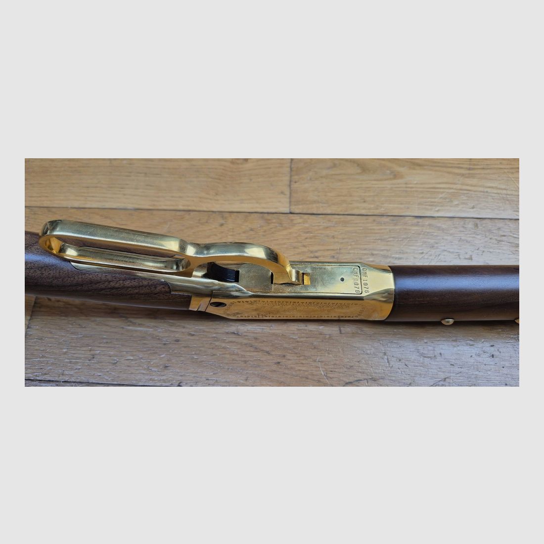 Schöne und sehr seltene Winchester Commémorative Typ 1894 in 22LR – Modell 94 22 Sammler « CHEYENNE » – 5000 Exemplare (!) – Waffe von 1977 – 9 Schuss – SELTEN Originalbox in TBE – Zustand nahezu neu – TBE+, Bild 12 von 38