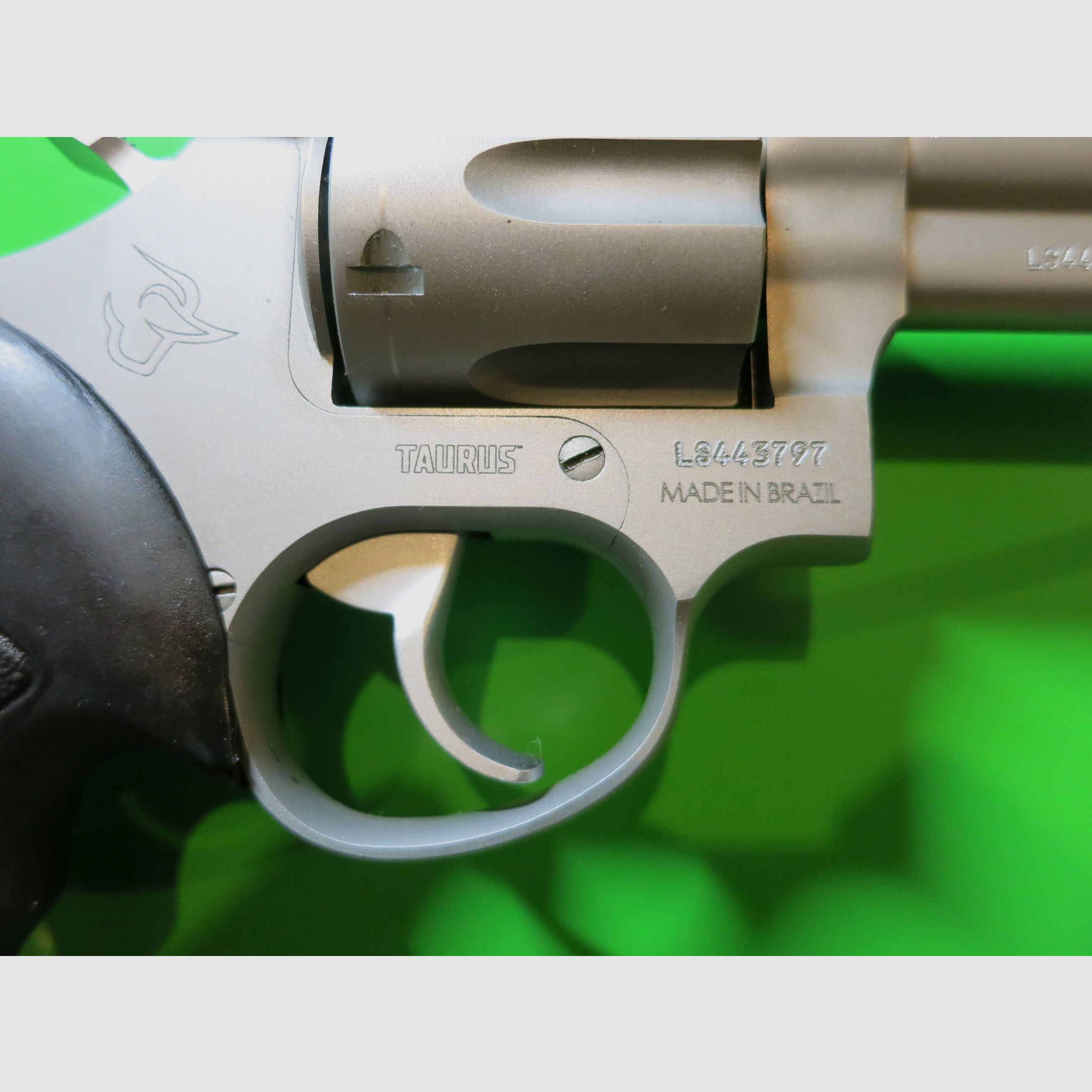 Revoler TAURUS 689, Kal. .357 Magnum,  Edelstahl (stainless), 6" Lauf   #26-