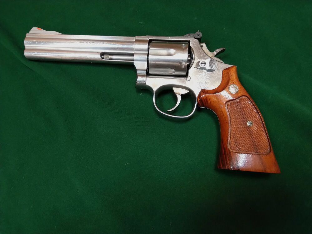 Smith & Wesson	 686-4