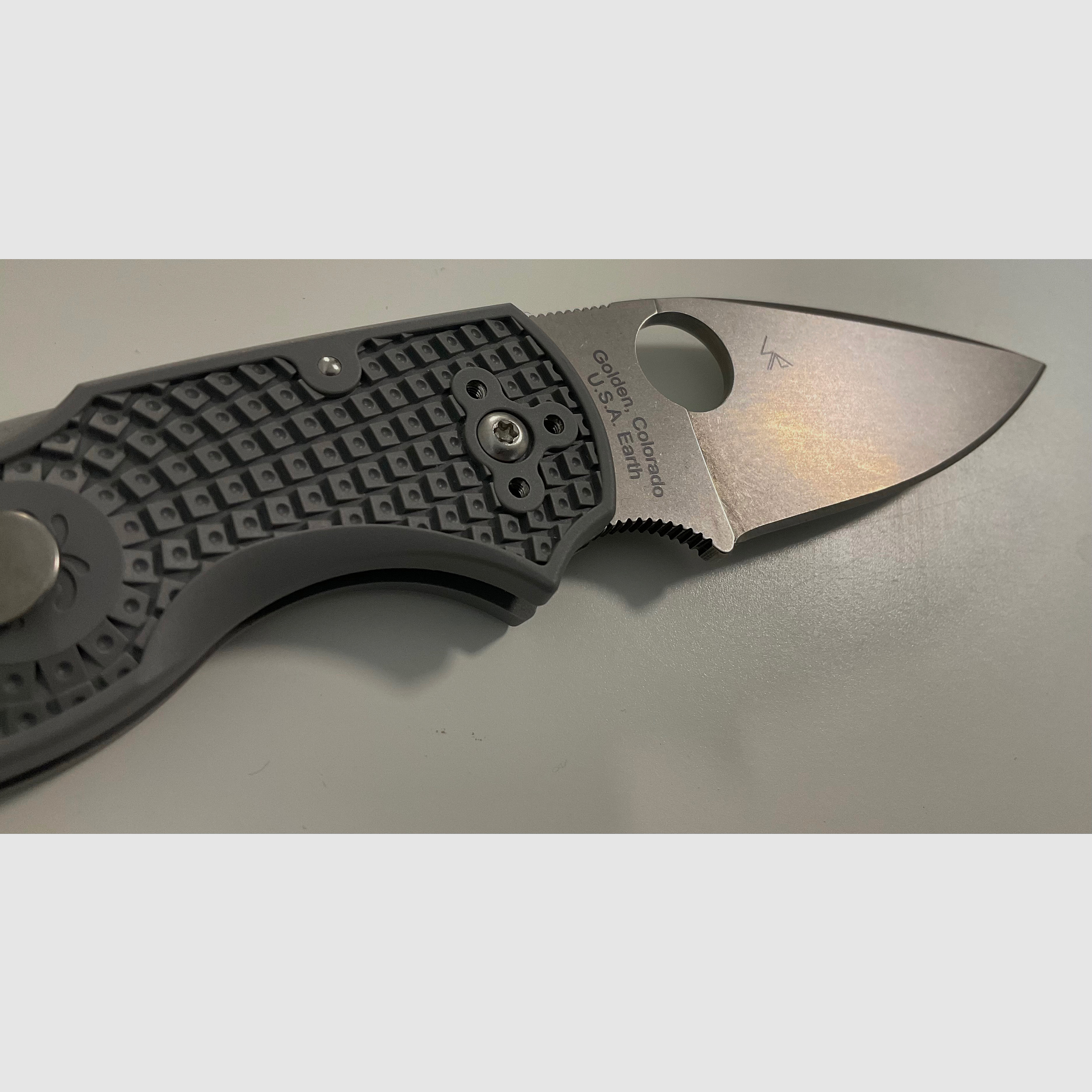 Spyderco Native 5 Maxamet C41GY5 Folder, FRN grau mit Deep Carry Clip von Lynch