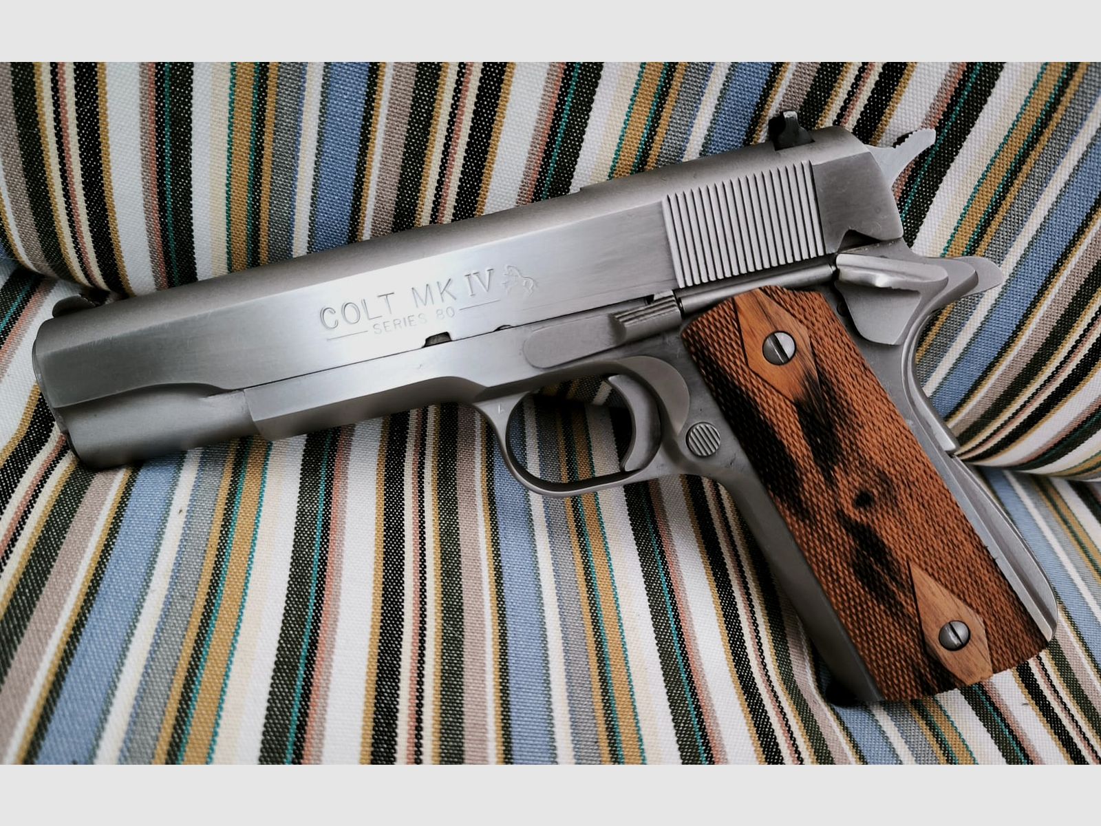 Colt 1911 Government Series 80 MK4 .45 ACP d’occasion, image 1 sur 4