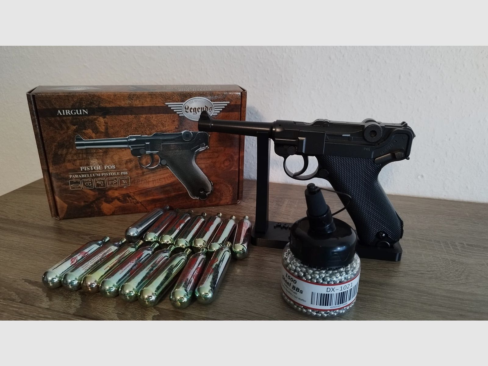 Umarex Legends P08 Metallausführung mit Zubehör CO2 4,5mm BB Pistole