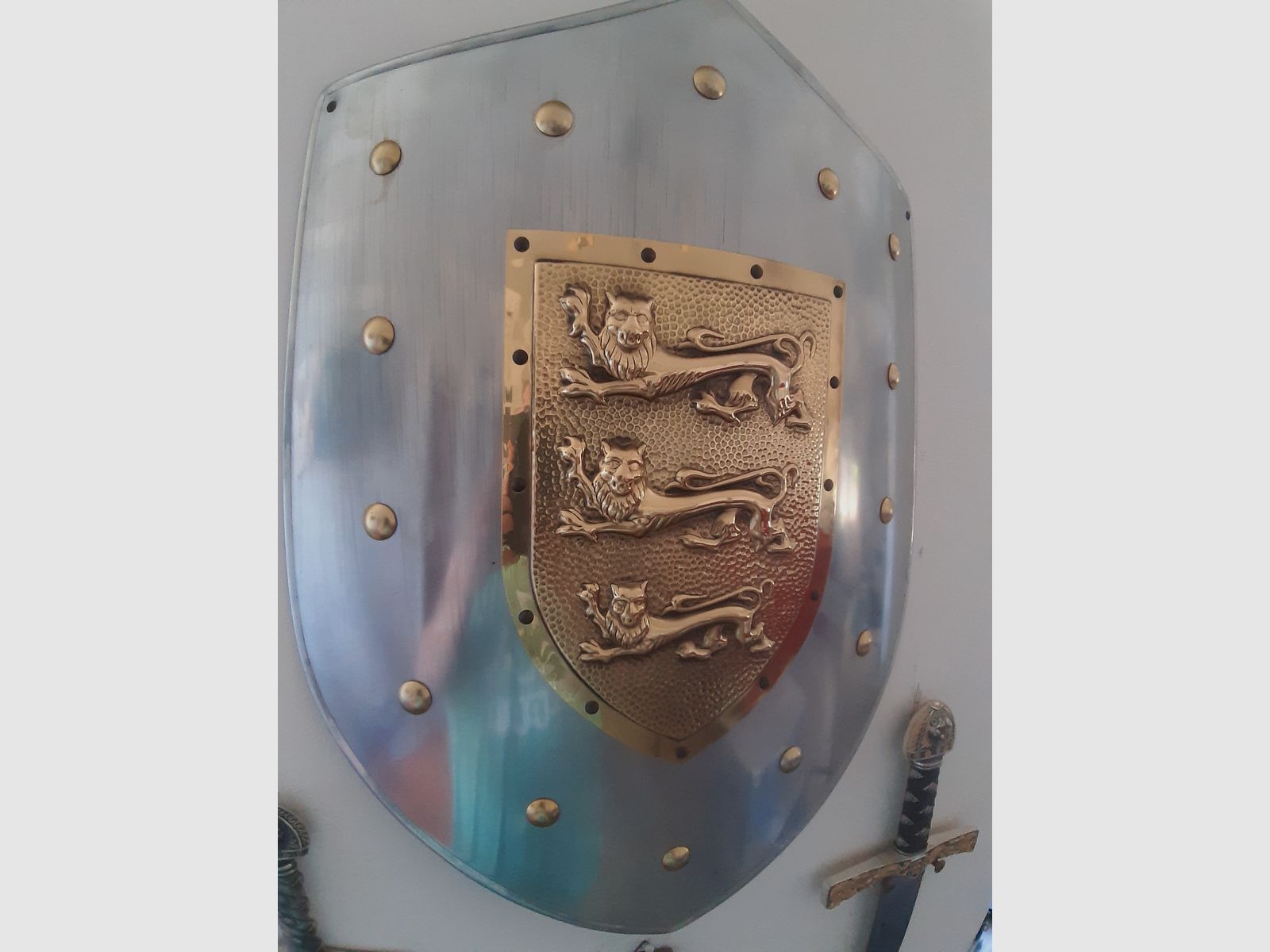 KÖNIG RICHART LÖWENHERZ , das SCHWERT, der DOLCH + das  SCHILDWAPPEN