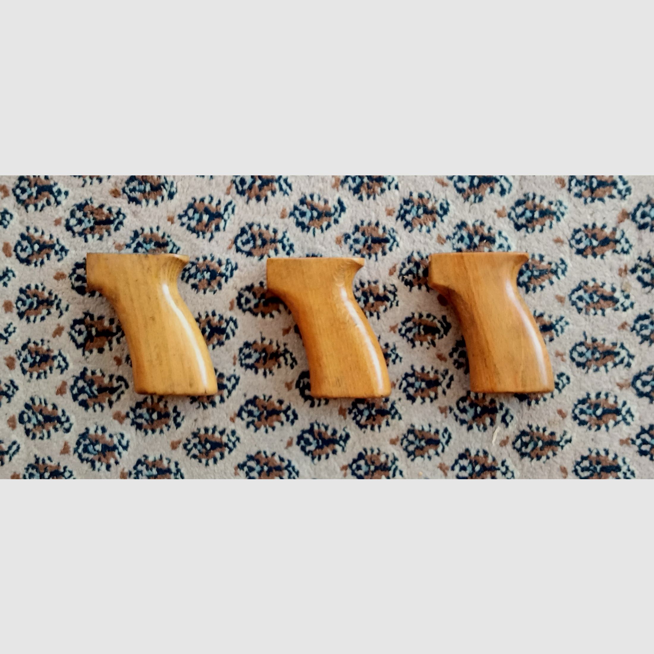 Original frühe Samopal VZ.58 Holz Griffe / Pistolengriffe auch geeignet für CSA Sporter