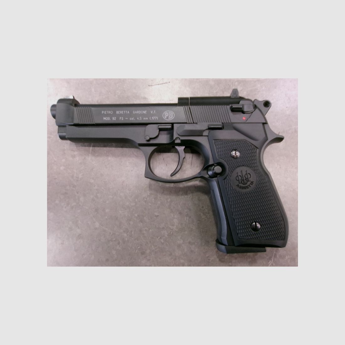 UMAREX BERETTA 92FS CAL4,5 GEBRAUCHT, Bild 1 von 5